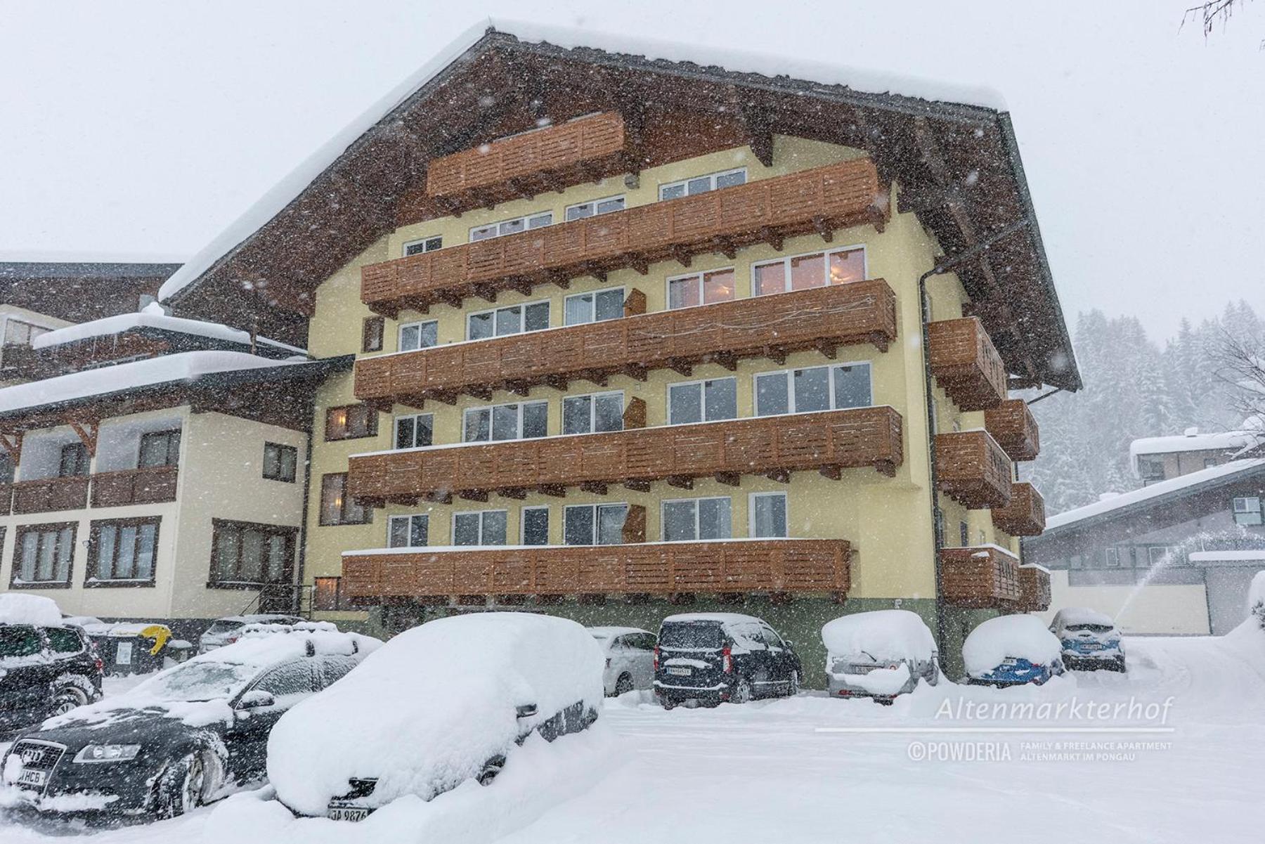 Powderia Family & Freelance Apartment in the centre of Ski Amadé