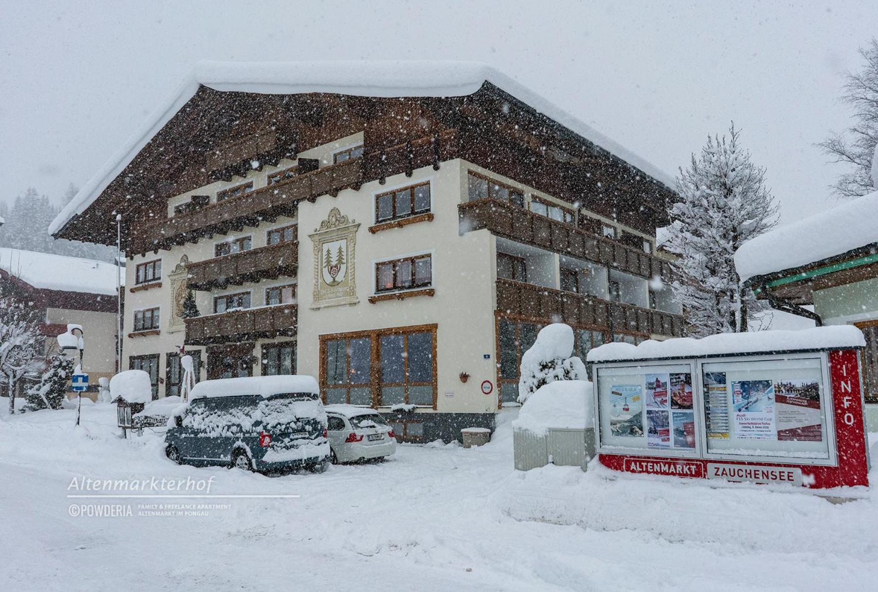 Powderia Family & Freelance Apartment in the centre of Ski Amadé