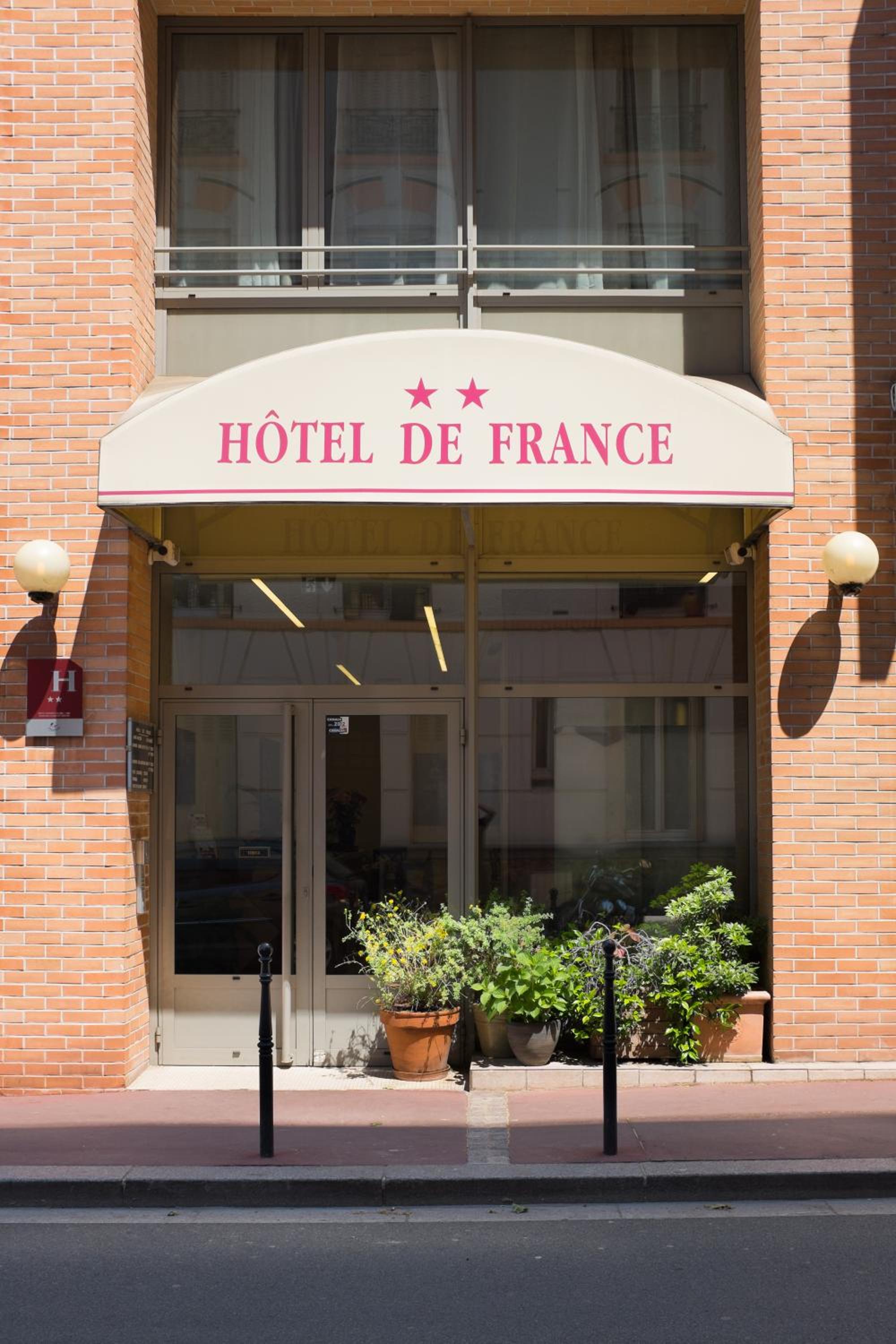 Boulogne-Billancourt Vacations - Hotel De France - Property Image 12