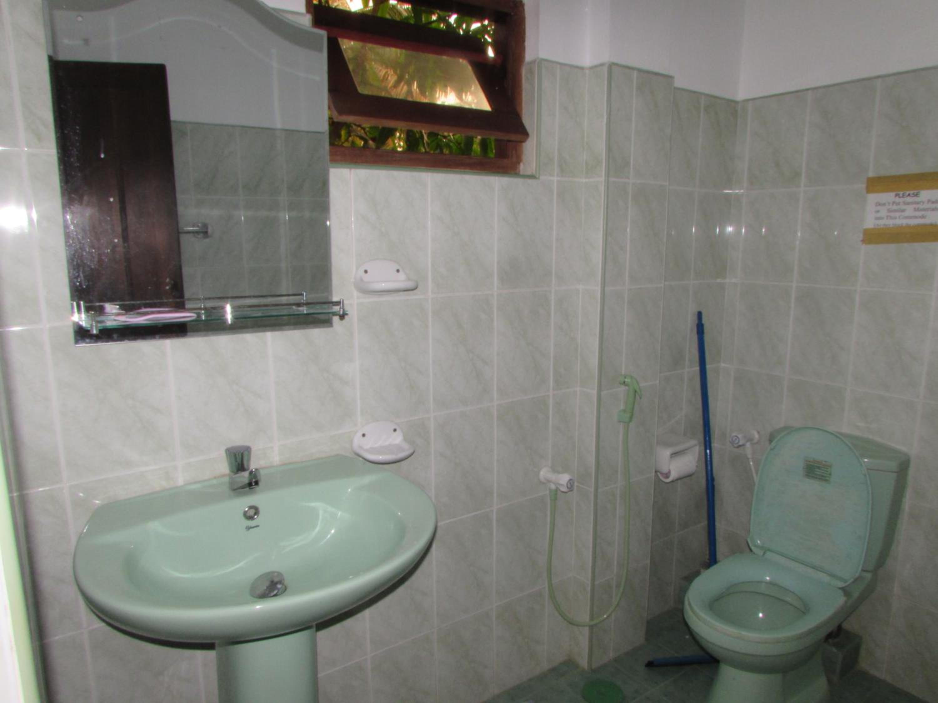 Photo 33