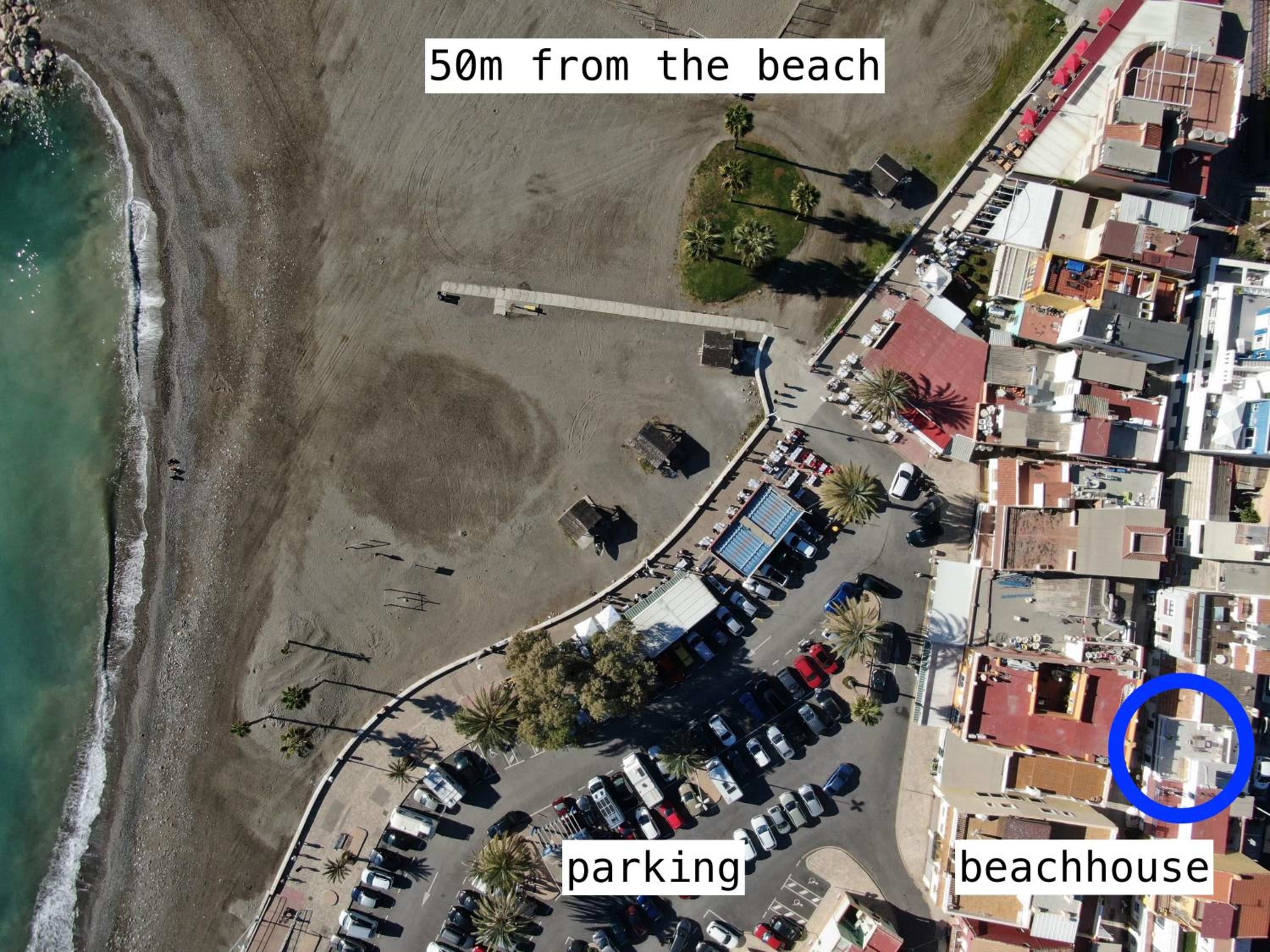 Malaga Beach House, 2 city bikes, 2 children's bikes, WiFi, BIG terrace, BBQ, Family, Childfriendly