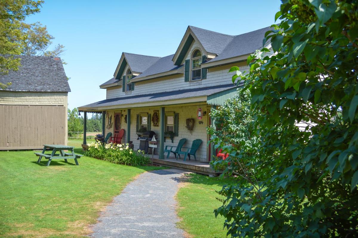 Summerside Vacations - Bugaboo Cottages - Property Image 5