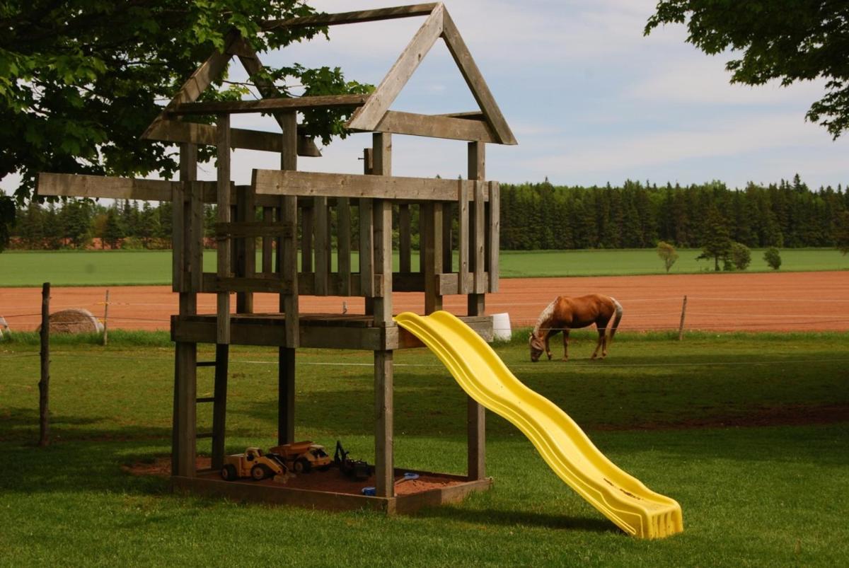 Summerside Vacations - Bugaboo Cottages - Property Image 17