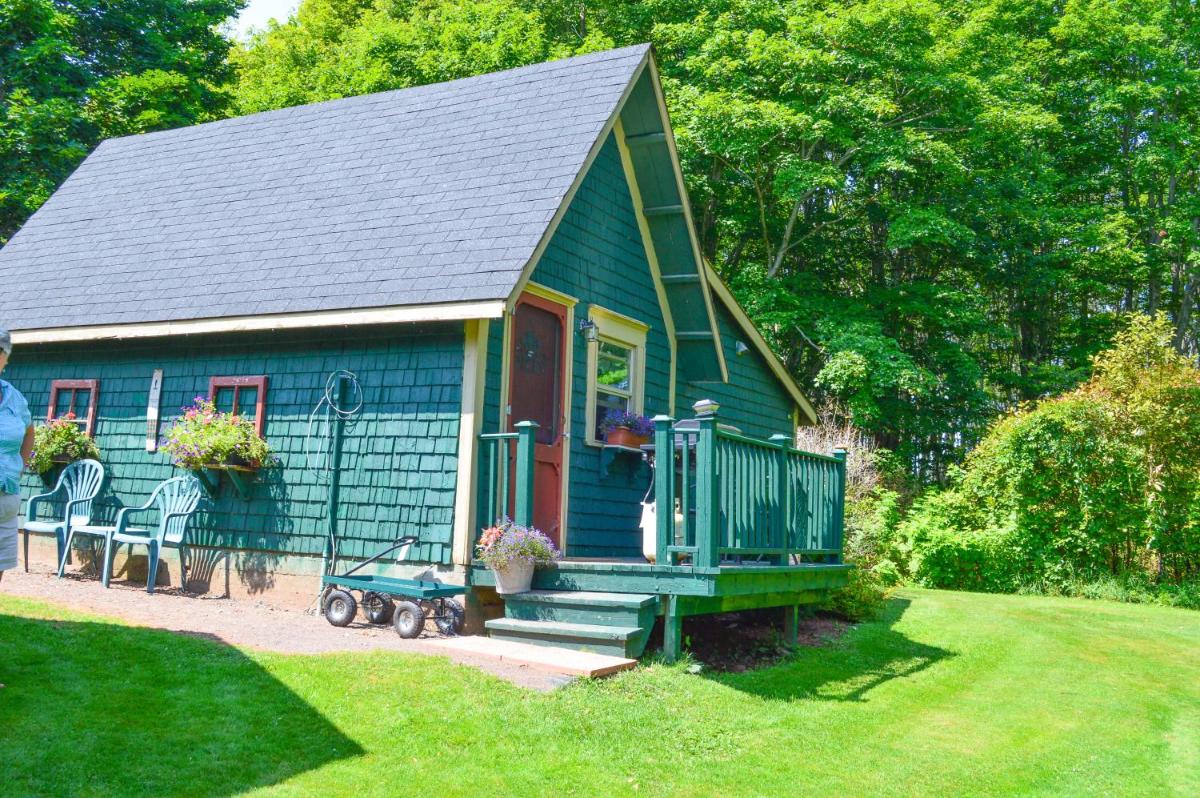 Summerside Vacations - Bugaboo Cottages - Property Image 4