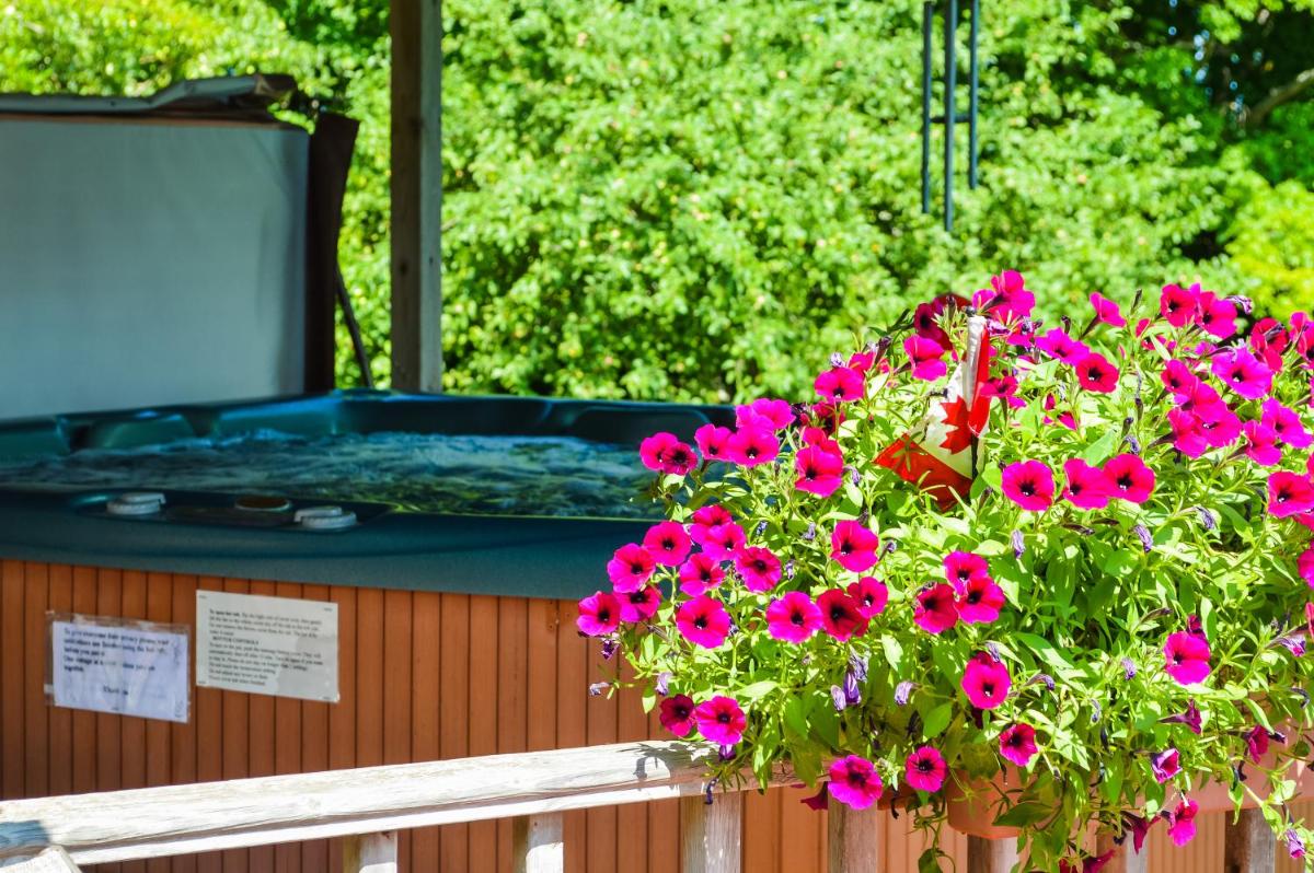 Summerside Vacations - Bugaboo Cottages - Property Image 29