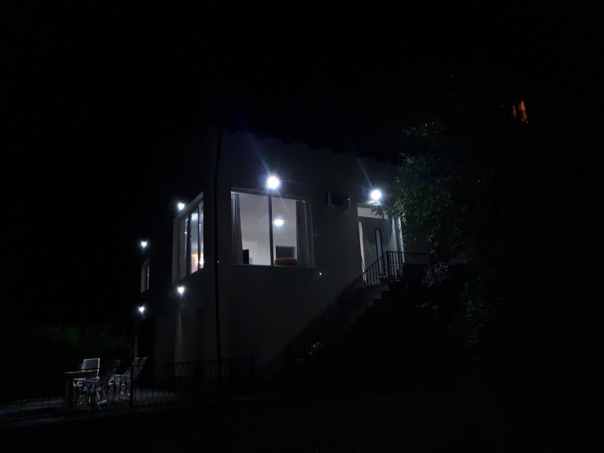 Anur Apartment