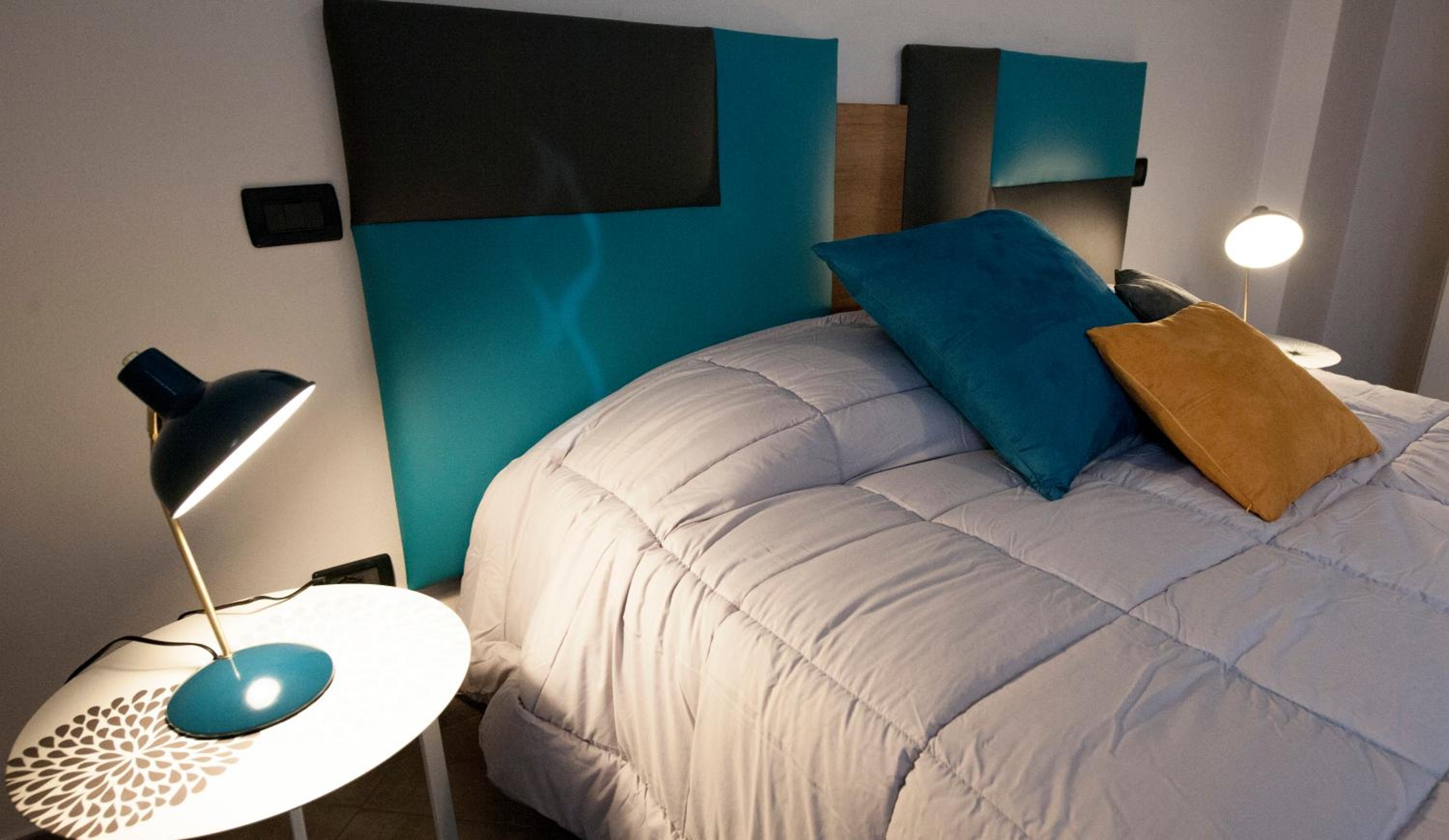 Il cardinale en Pisa — hotel room