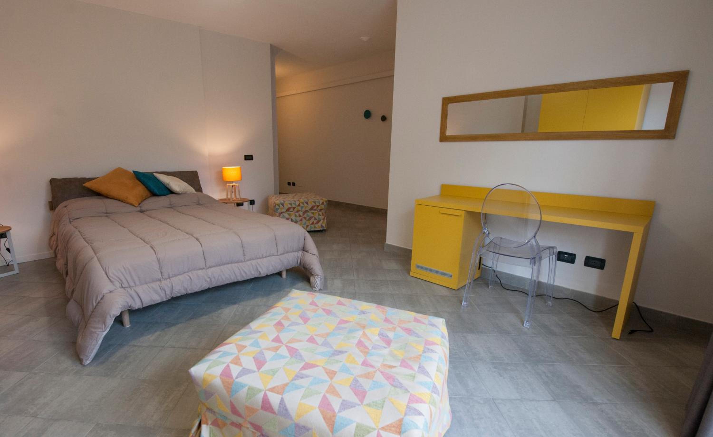 Il cardinale en Pisa — hotel room