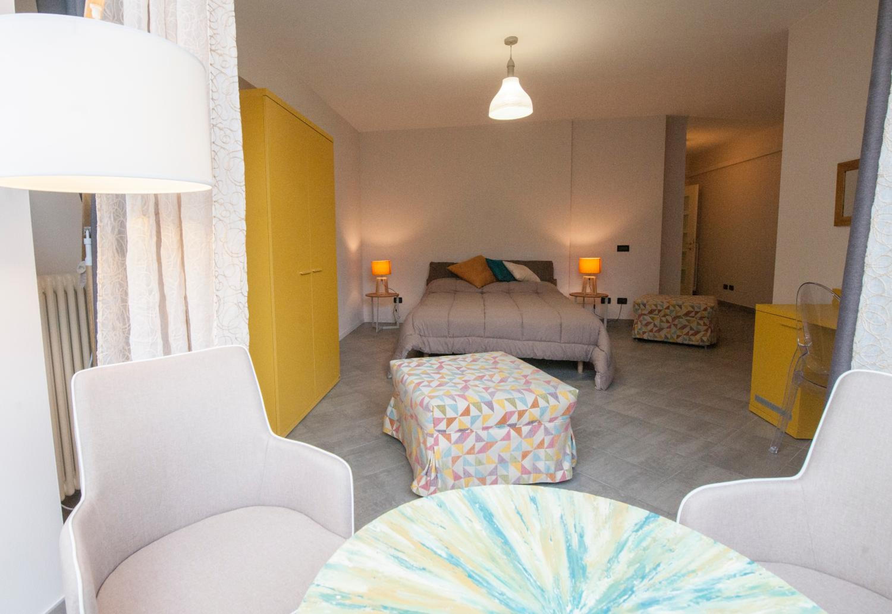 Il cardinale en Pisa — hotel room
