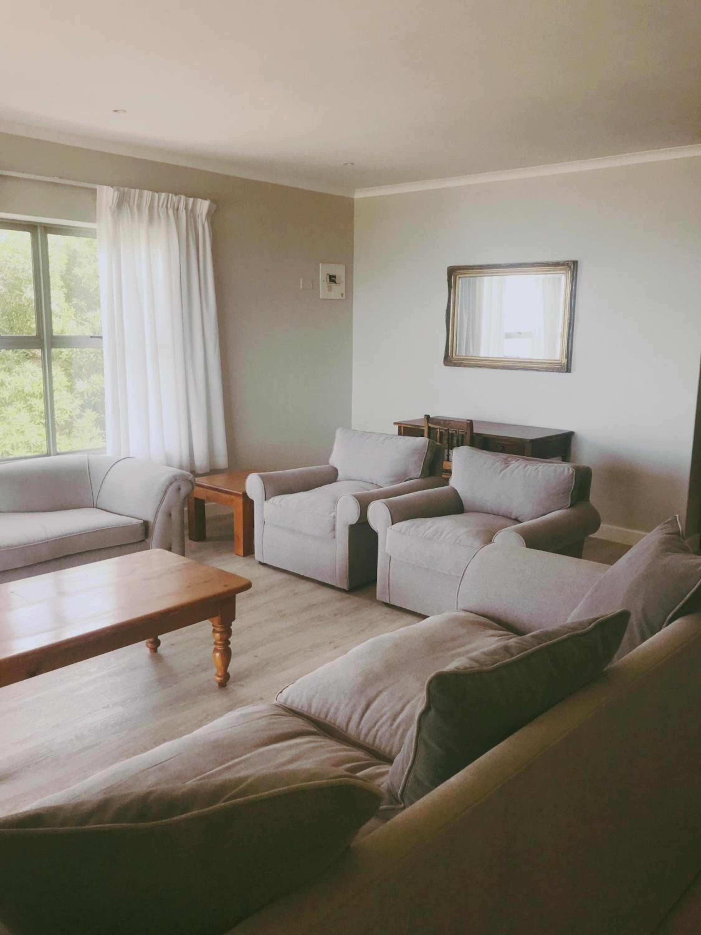 Periwinkle Selfcatering 8 view 4