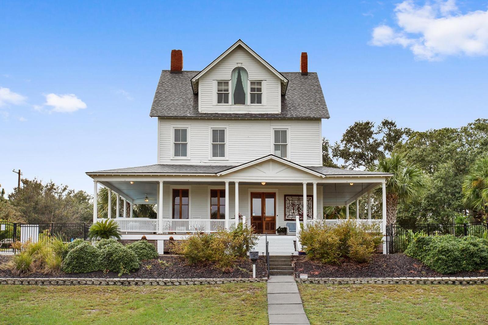 Surf Song Bed & Breakfast