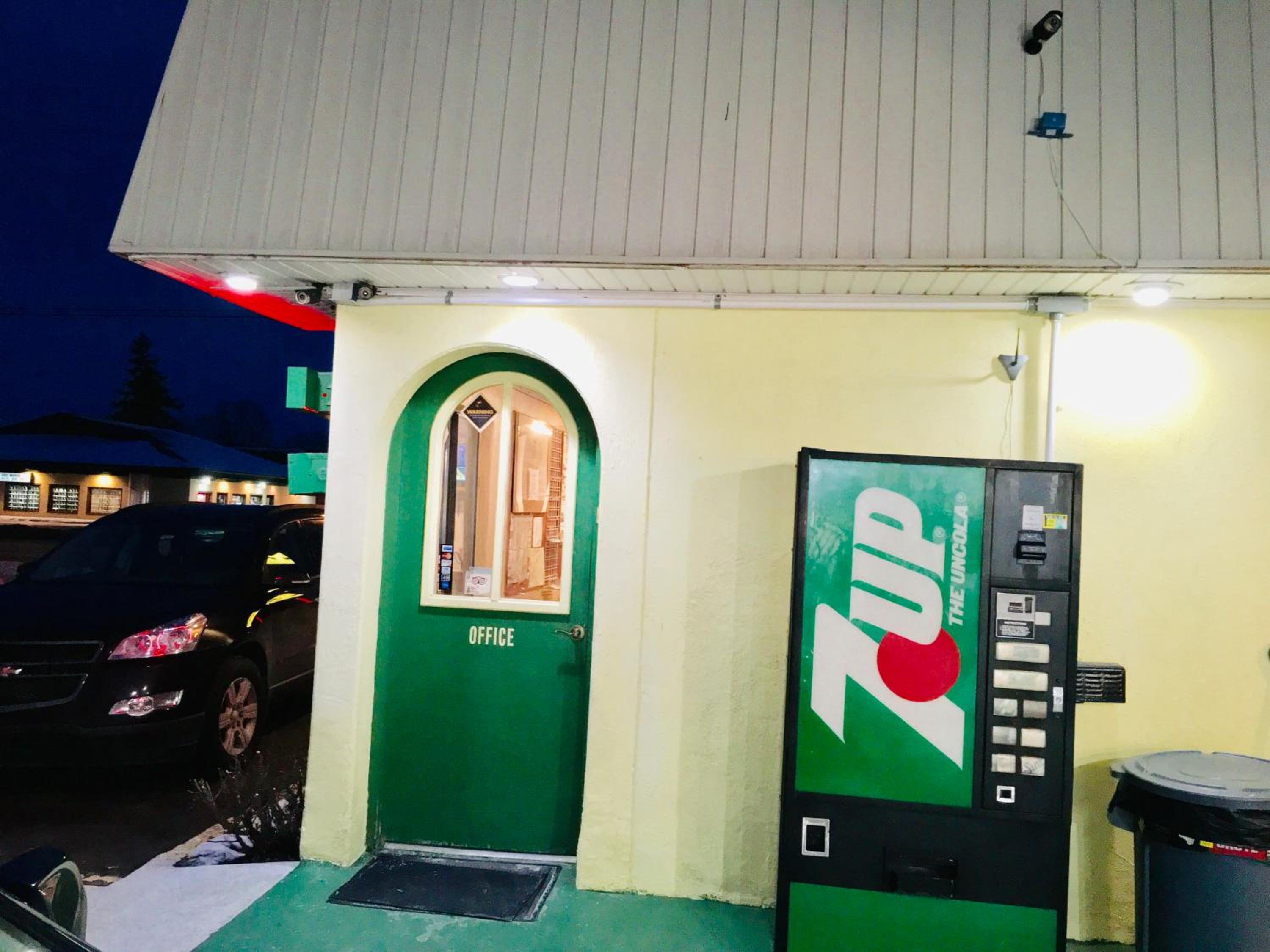 Granada Inn Motel - Kalkaska - Property Image 10