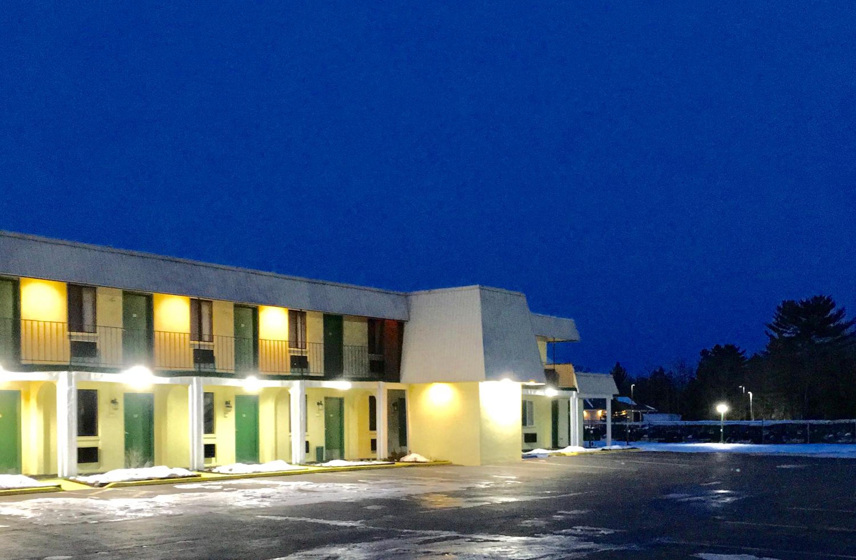 Granada Inn Motel - Kalkaska - Property Image 8