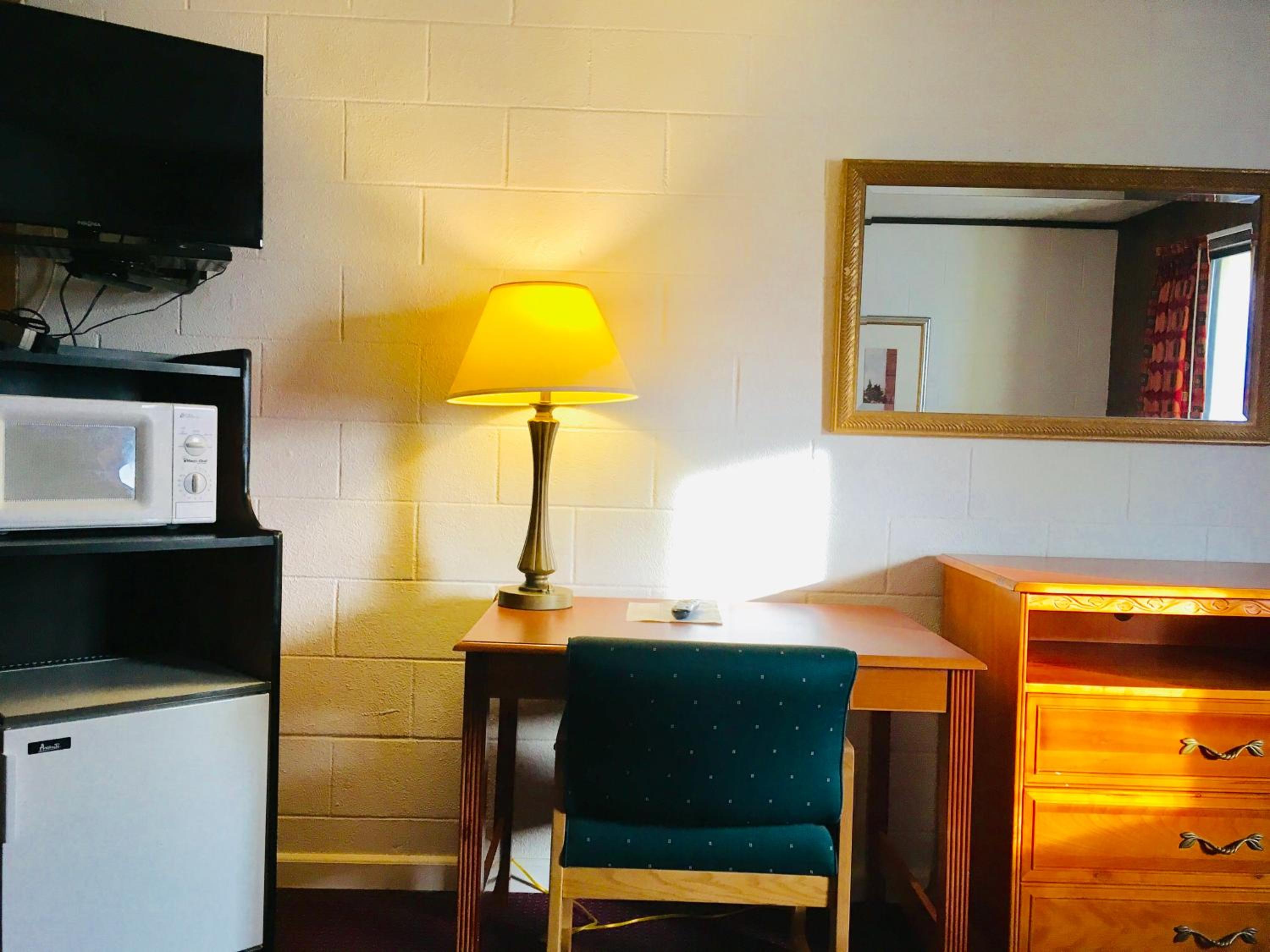 Granada Inn Motel - Kalkaska - Property Image 2