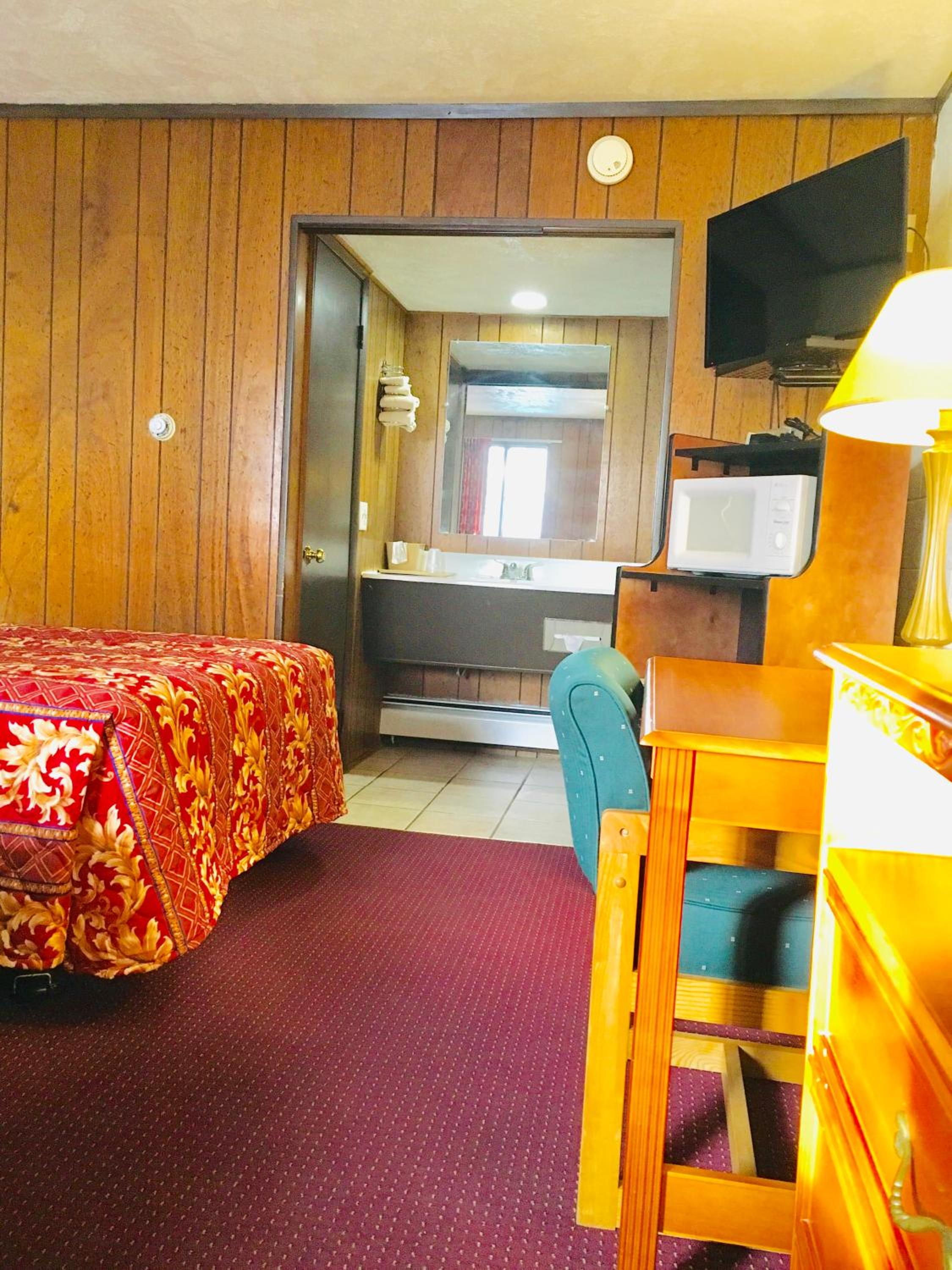 Granada Inn Motel - Kalkaska - Property Image 12