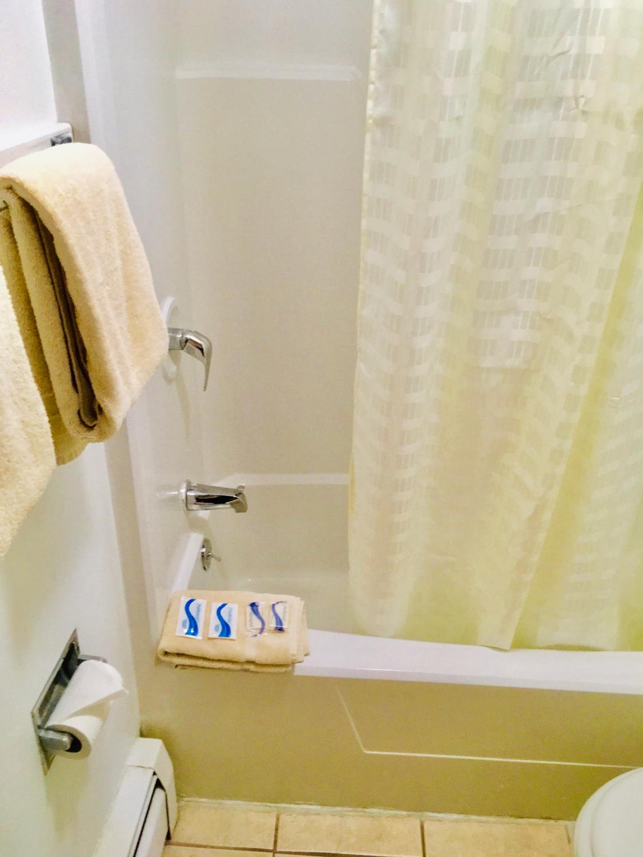 Granada Inn Motel - Kalkaska - Property Image 41