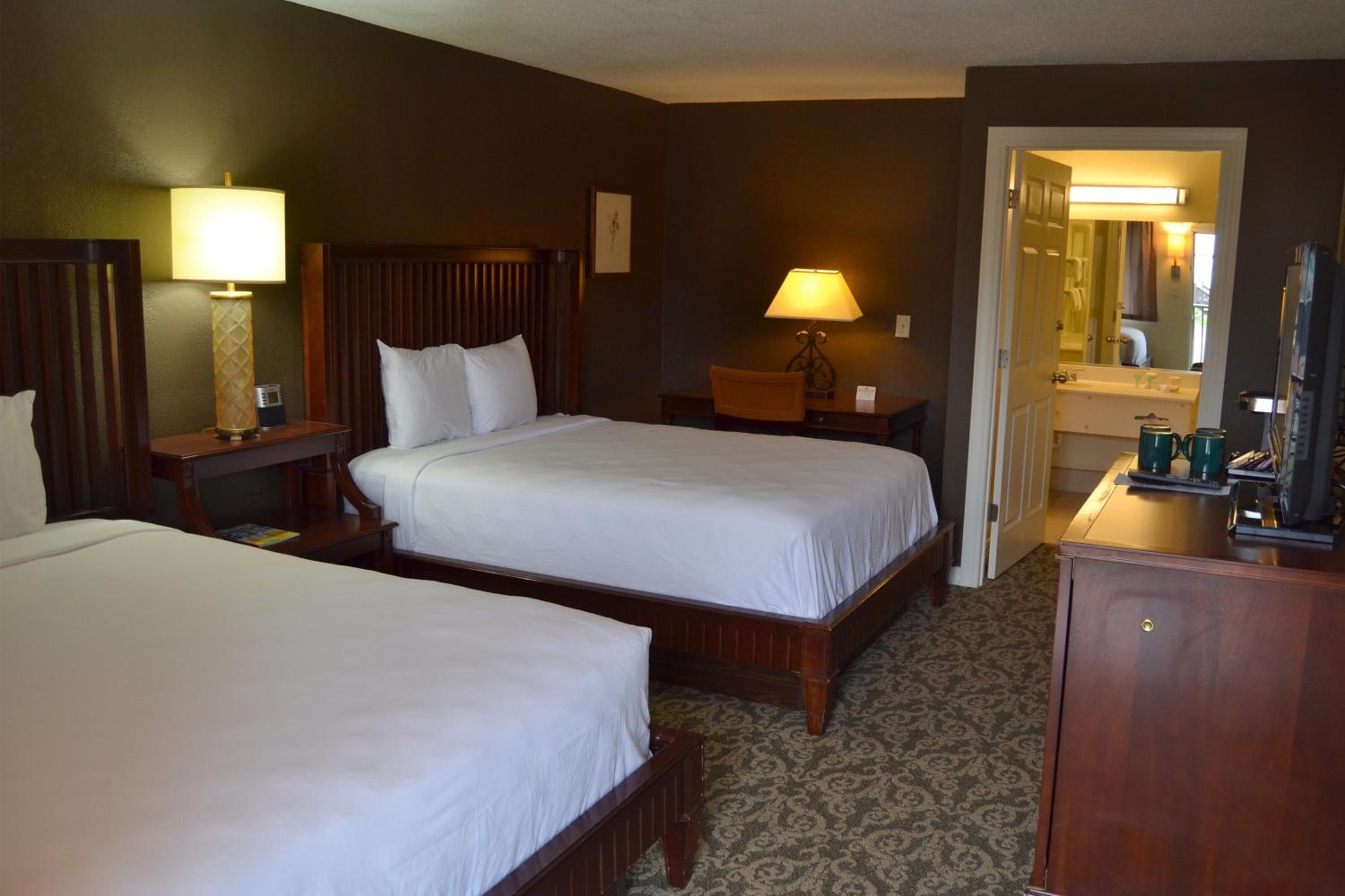 Cascades Inn