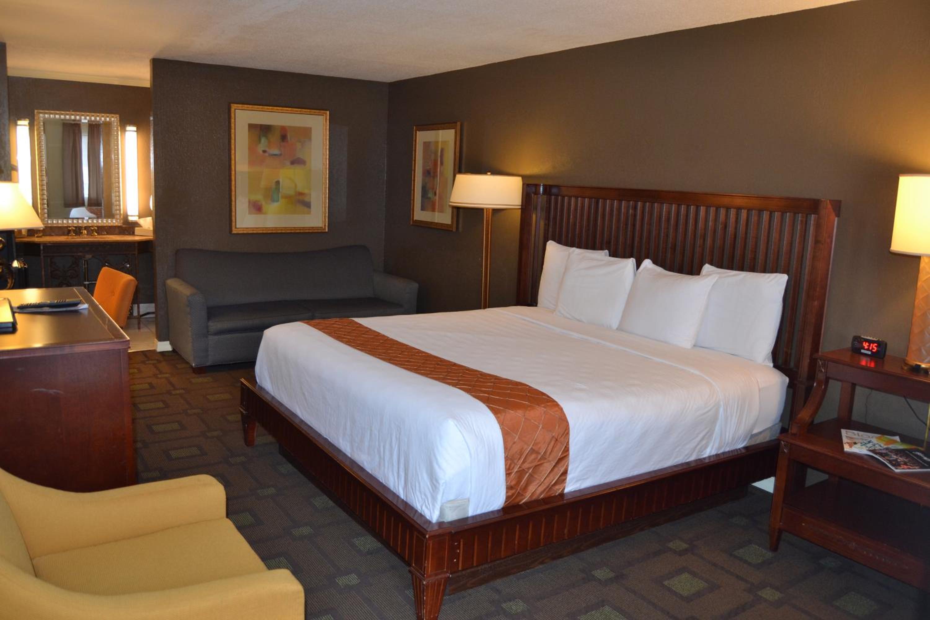 Cascades Inn
