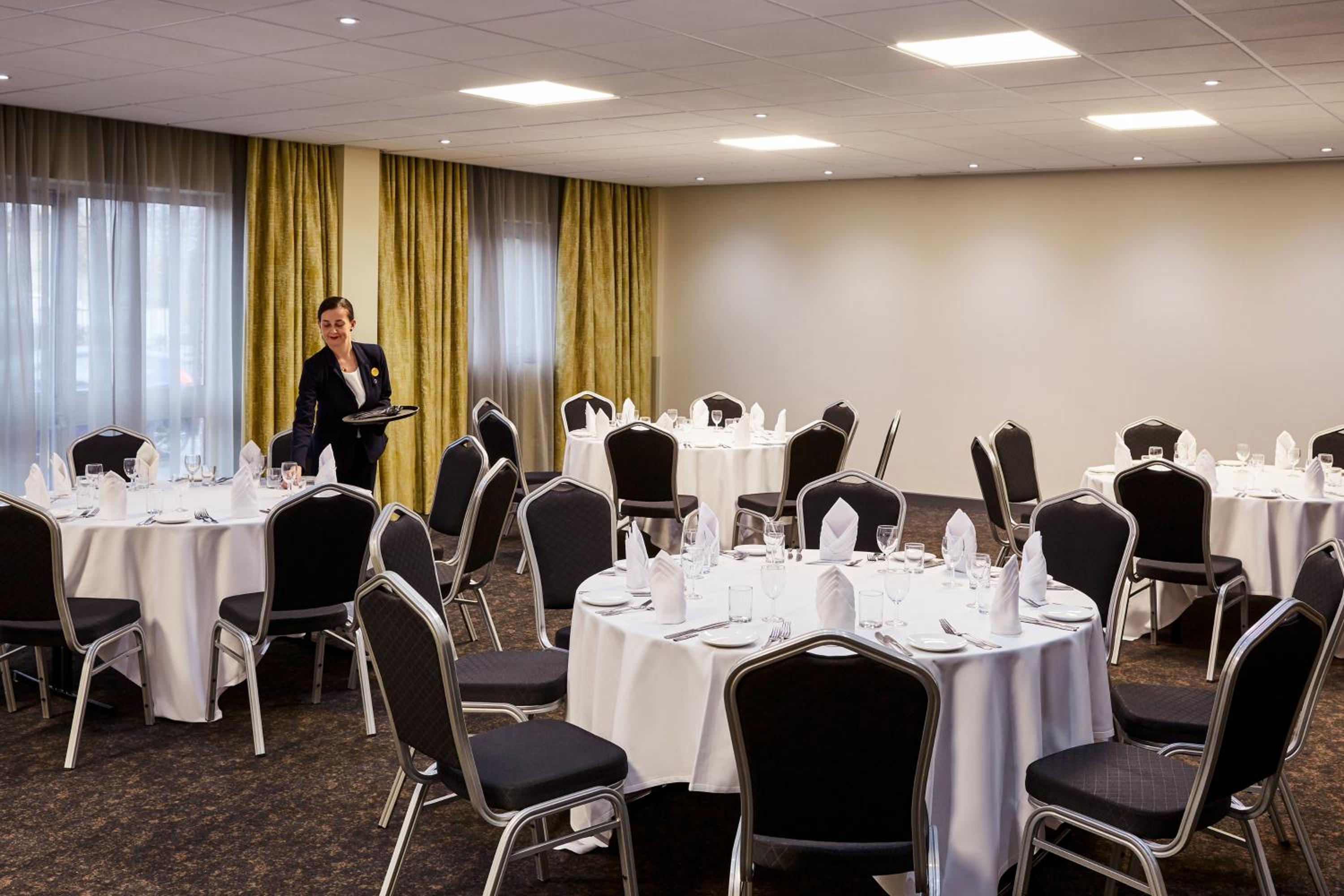 Wolverhampton Vacations - Novotel Wolverhampton City Centre - Property Image 68