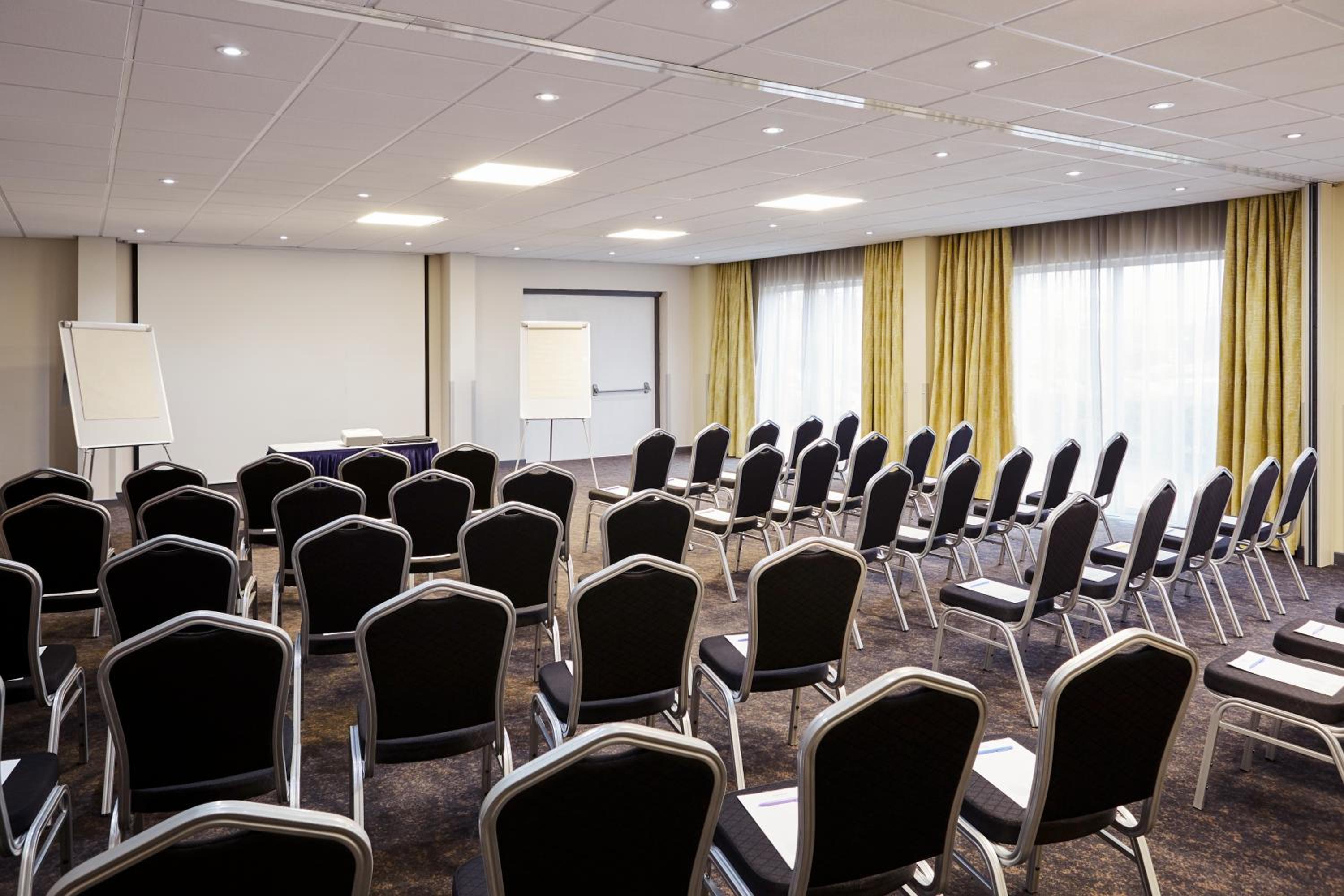 Wolverhampton Vacations - Novotel Wolverhampton City Centre - Property Image 66