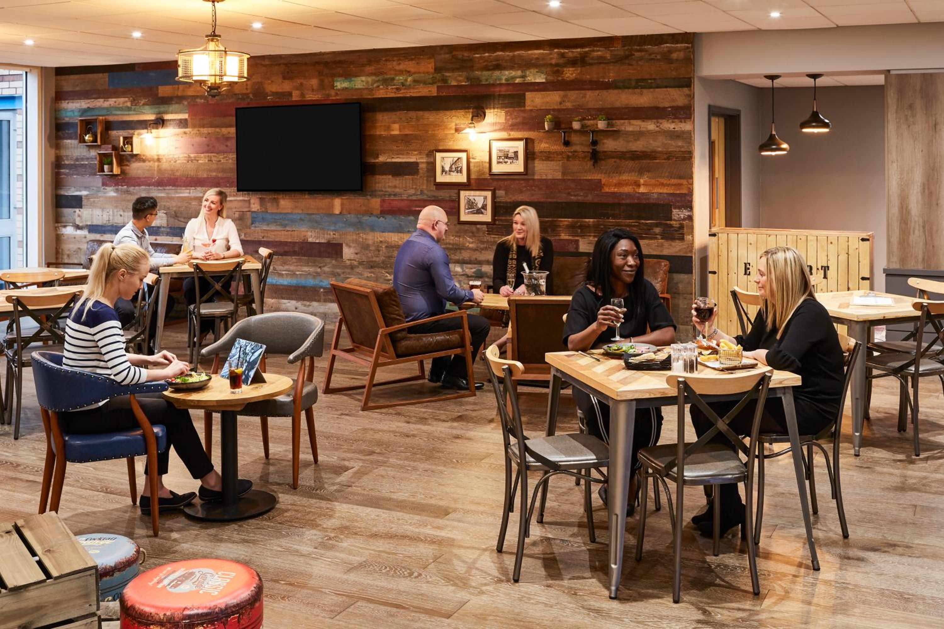 Wolverhampton Vacations - Novotel Wolverhampton City Centre - Property Image 62