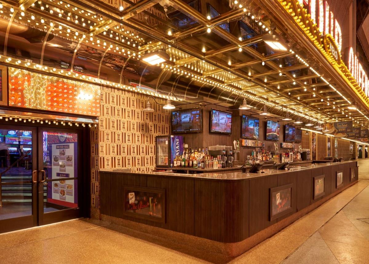 Four Queens Hotel and Casino 14