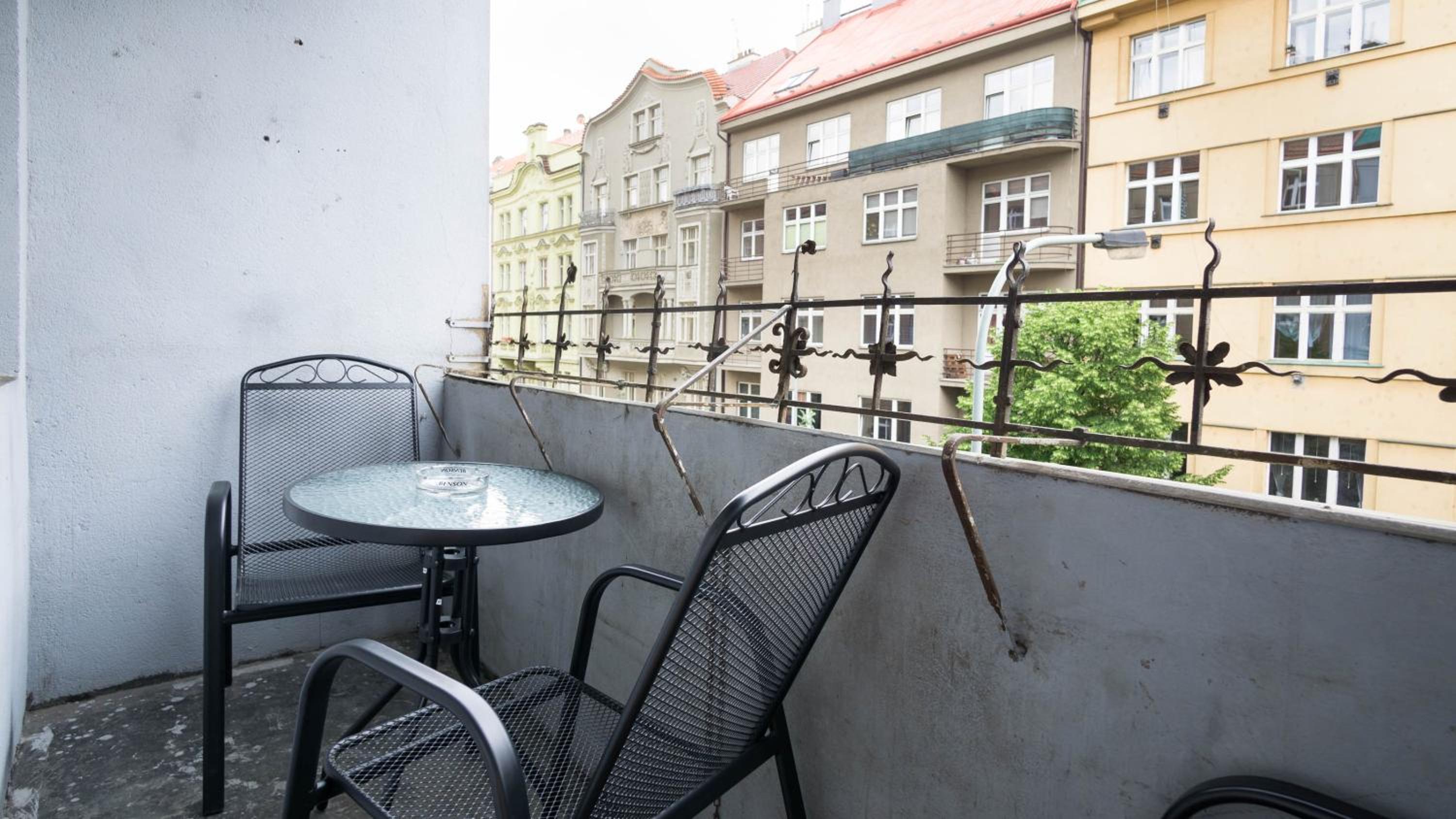 Apartment Four Year Seasons - WALKABLE TO CENTRE, METRO AND RIVERSIDE