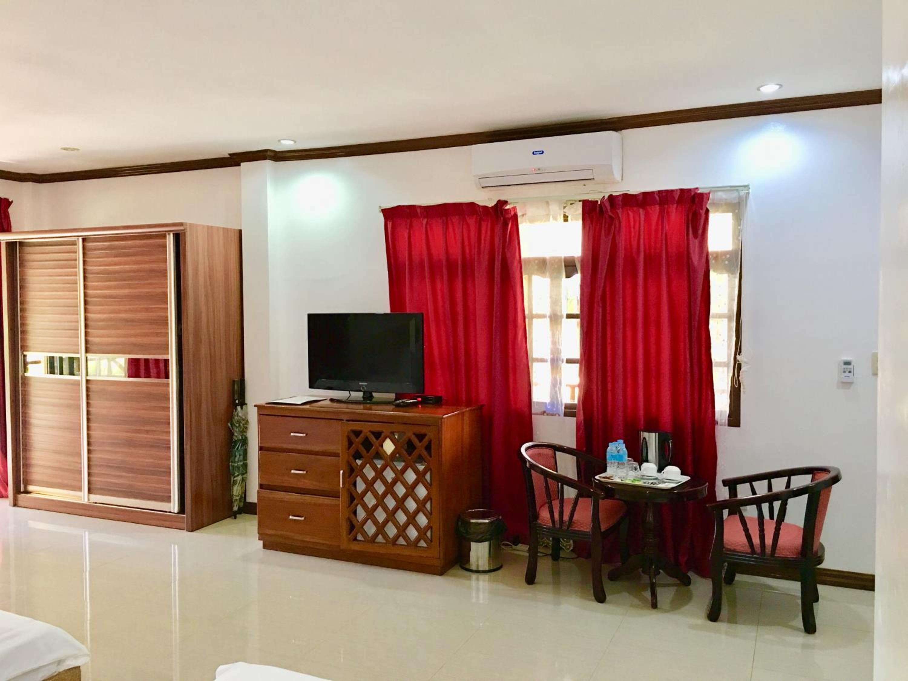 Anda White Beach Resort