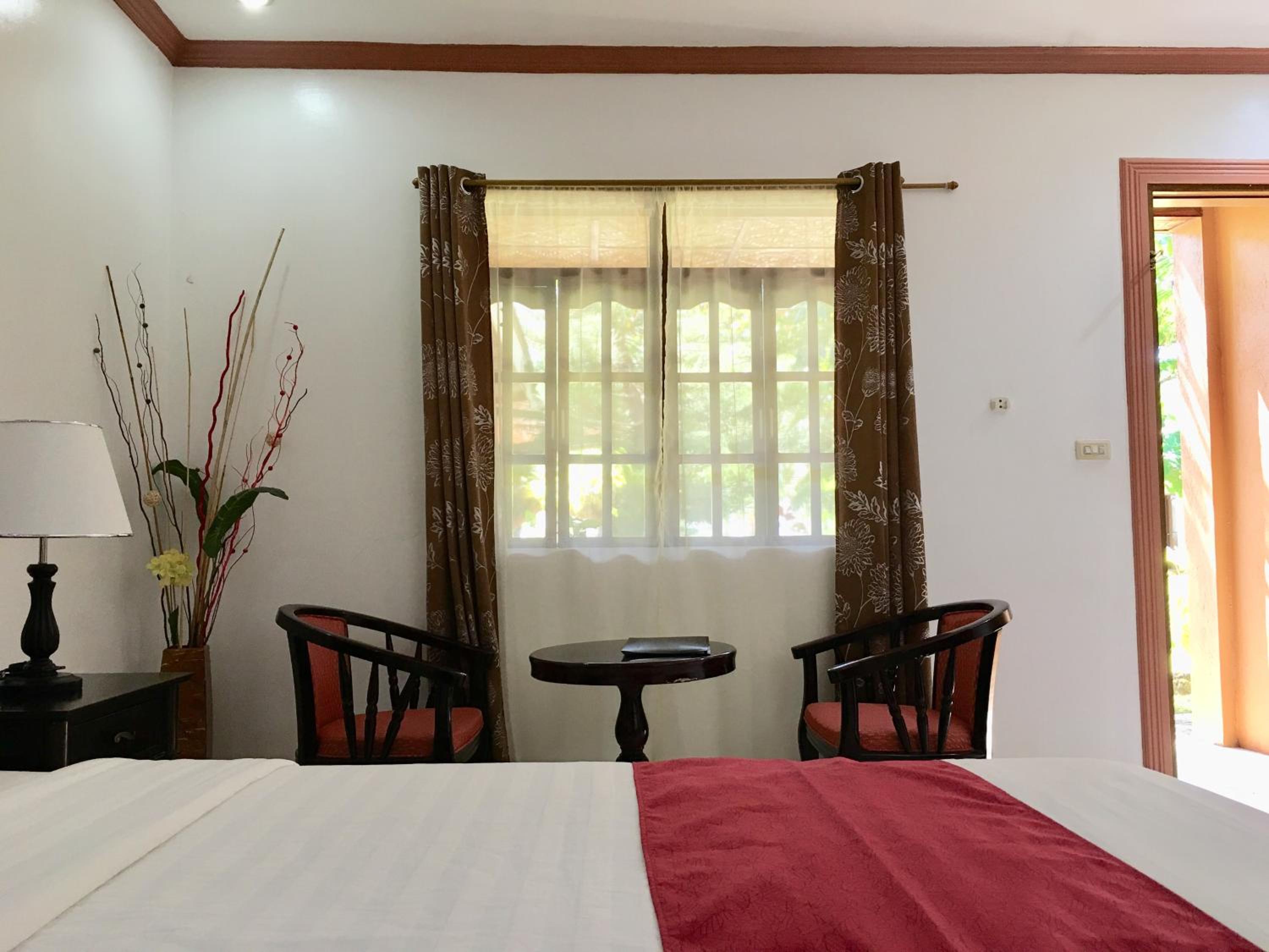 Anda White Beach Resort