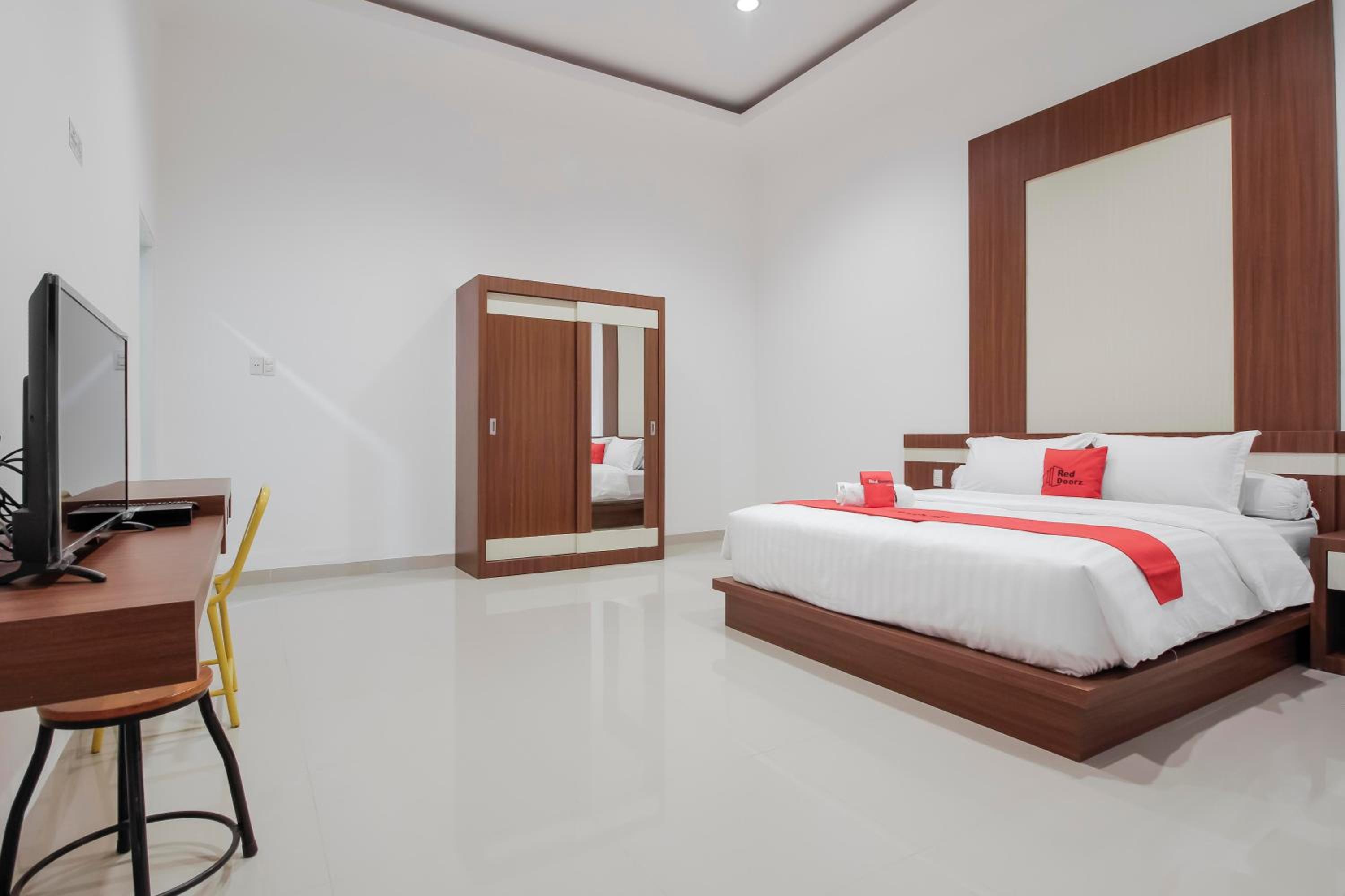 RedDoorz Premium @ Setiabudi Medan, Sunggal - 11