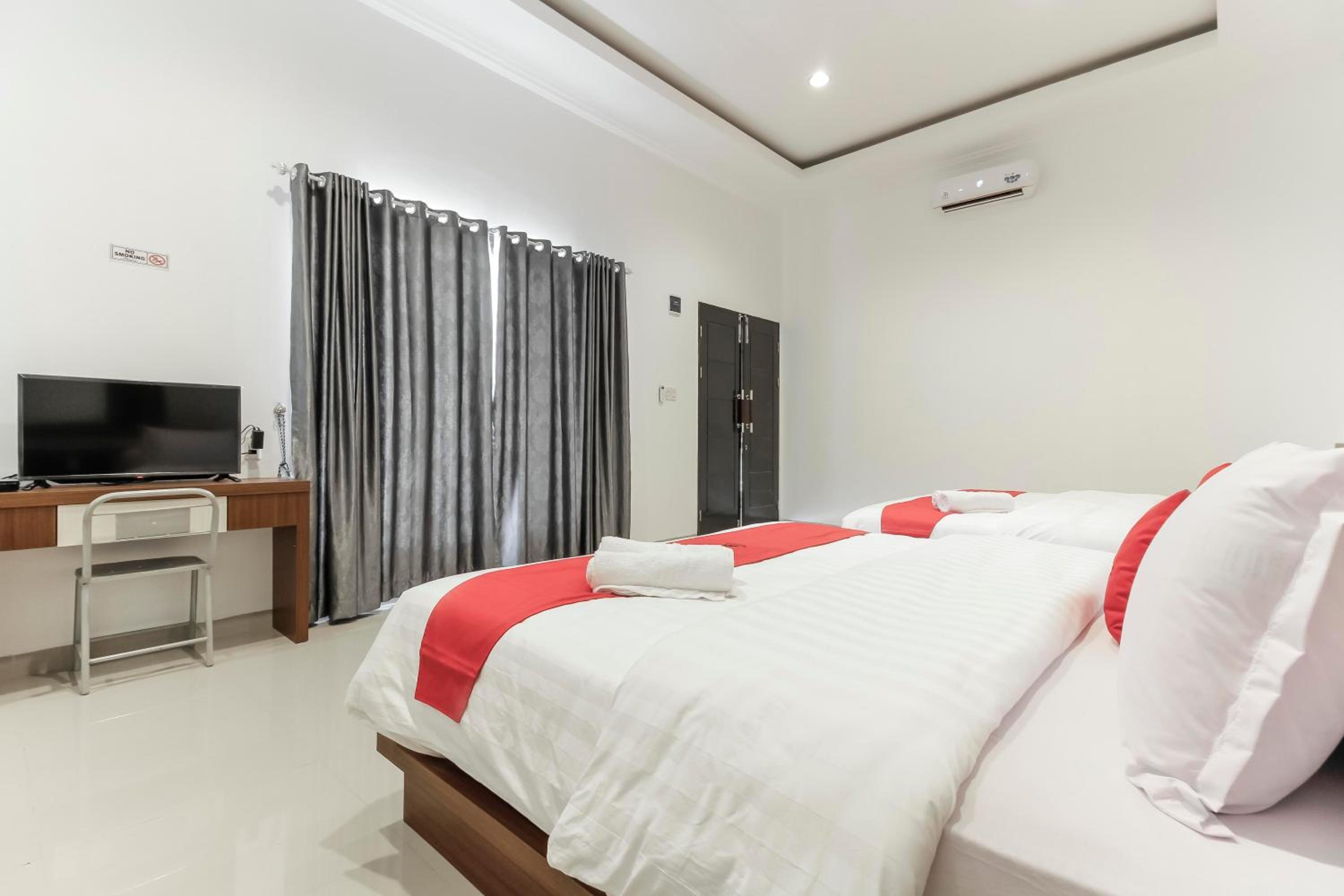 RedDoorz Premium @ Setiabudi Medan, Sunggal - 12