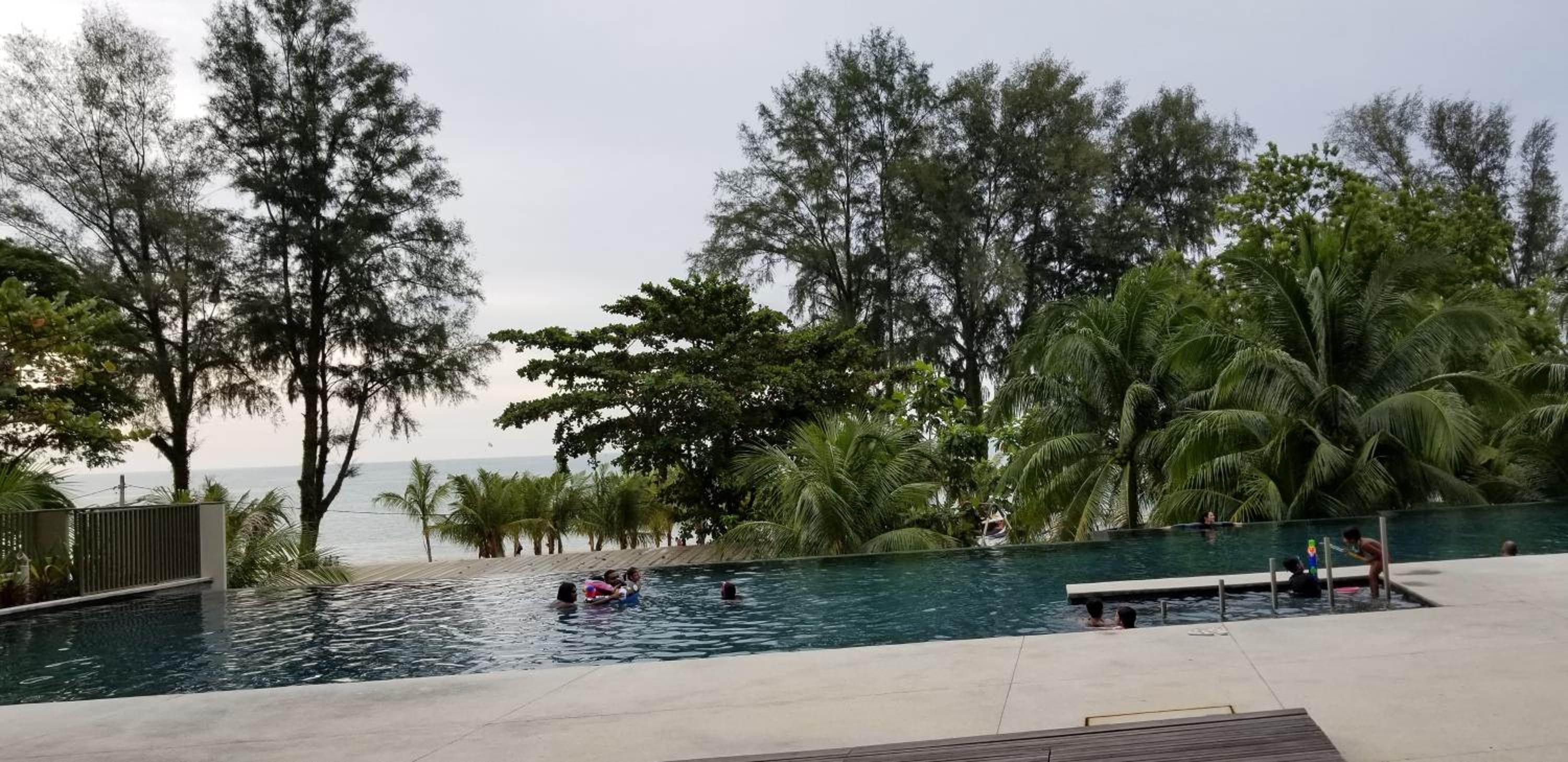 By The Sea Beach Luxury Resort - Batu Ferringhi photo 7