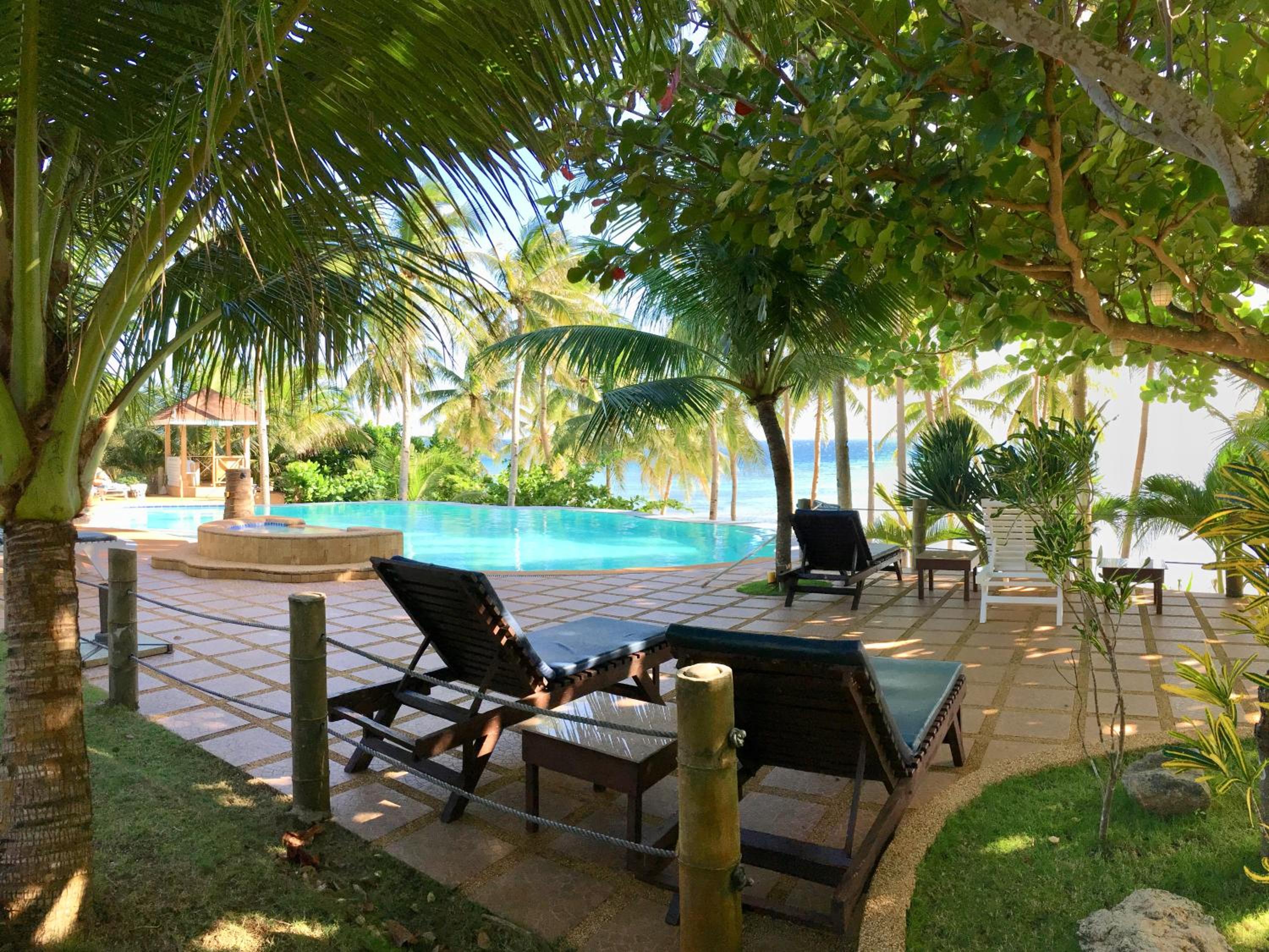 Anda White Beach Resort