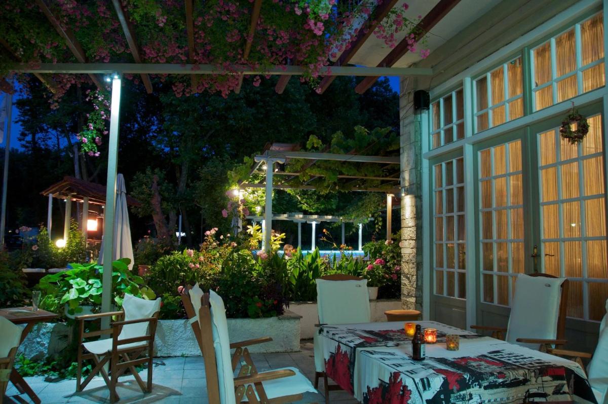 restaurant
