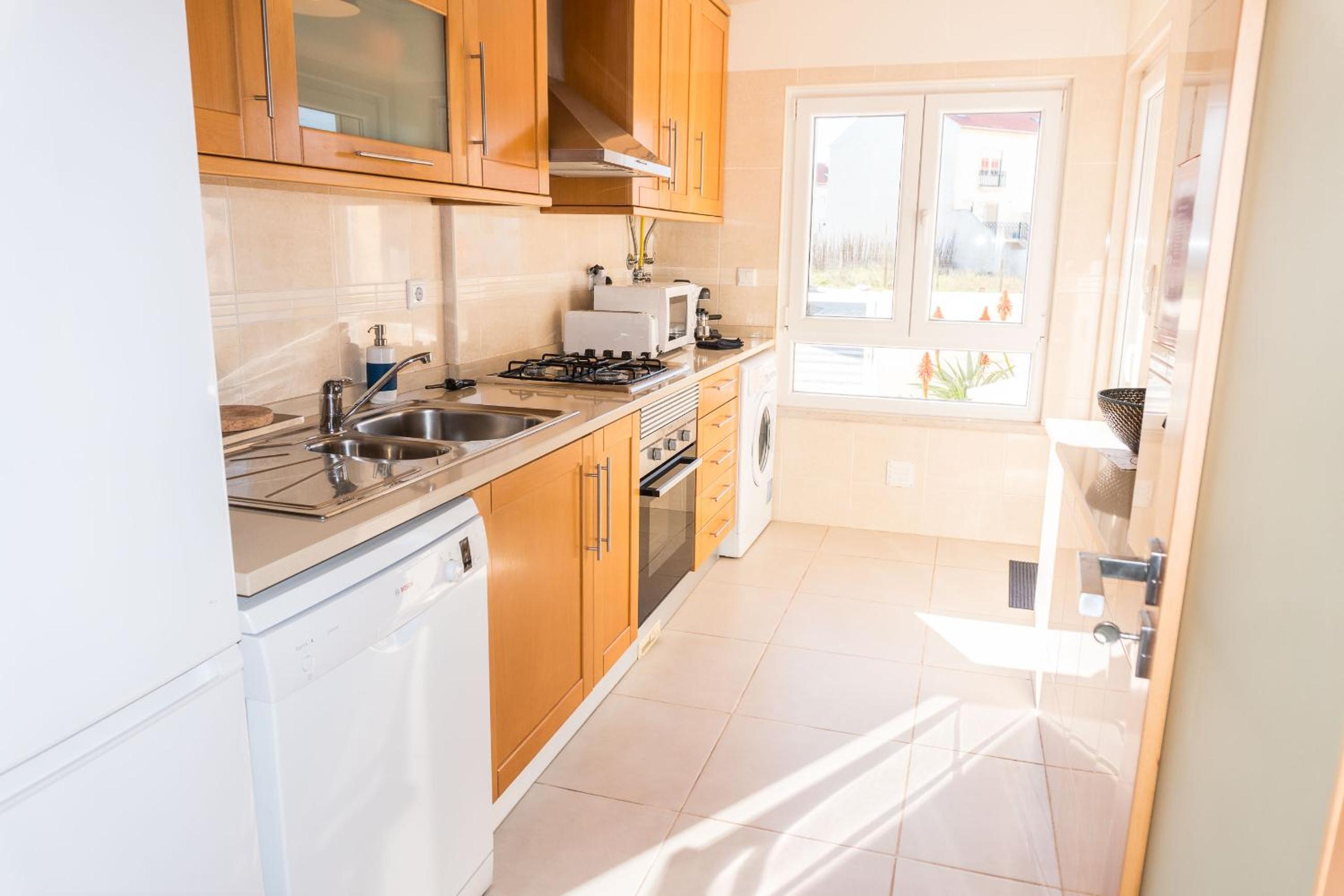 Apartments Baleal: Sunshine by the Pool view 2