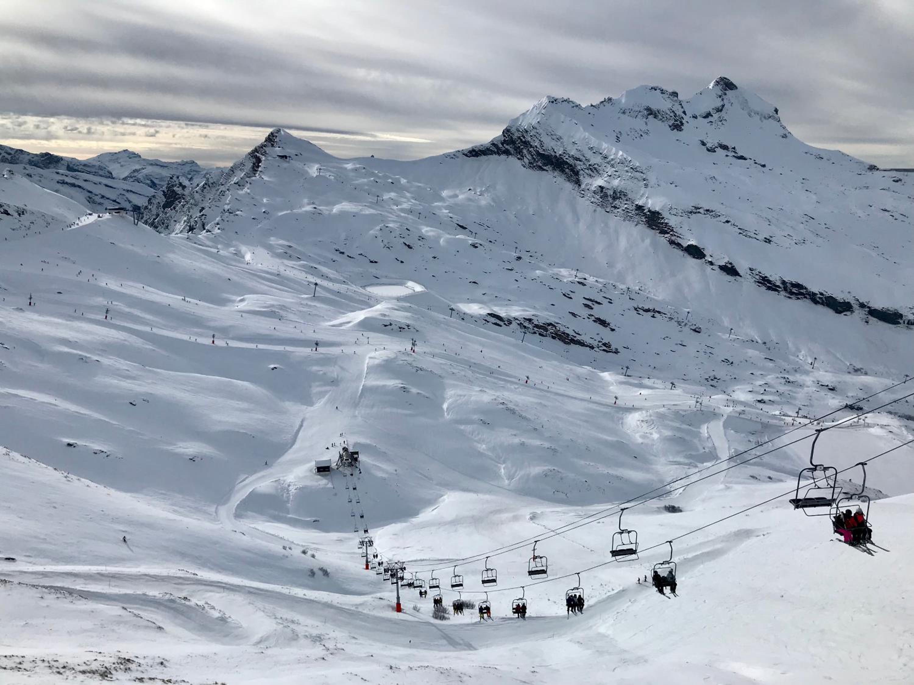 Chalet La Cergnat 64 view 3