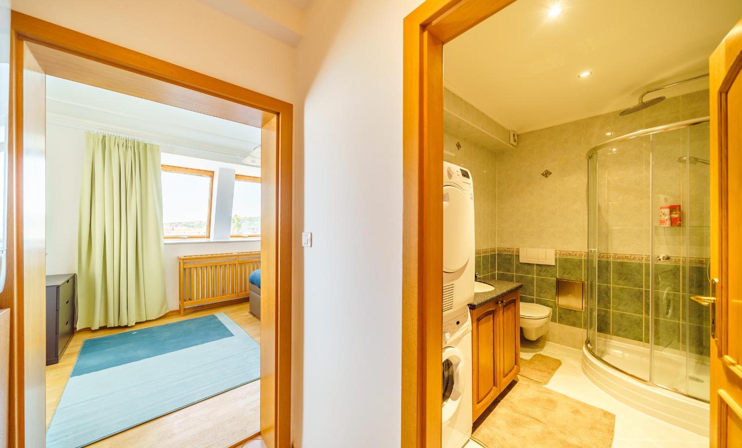 HOME ALONE 5BR+3BATH Penthouse in center of Prague