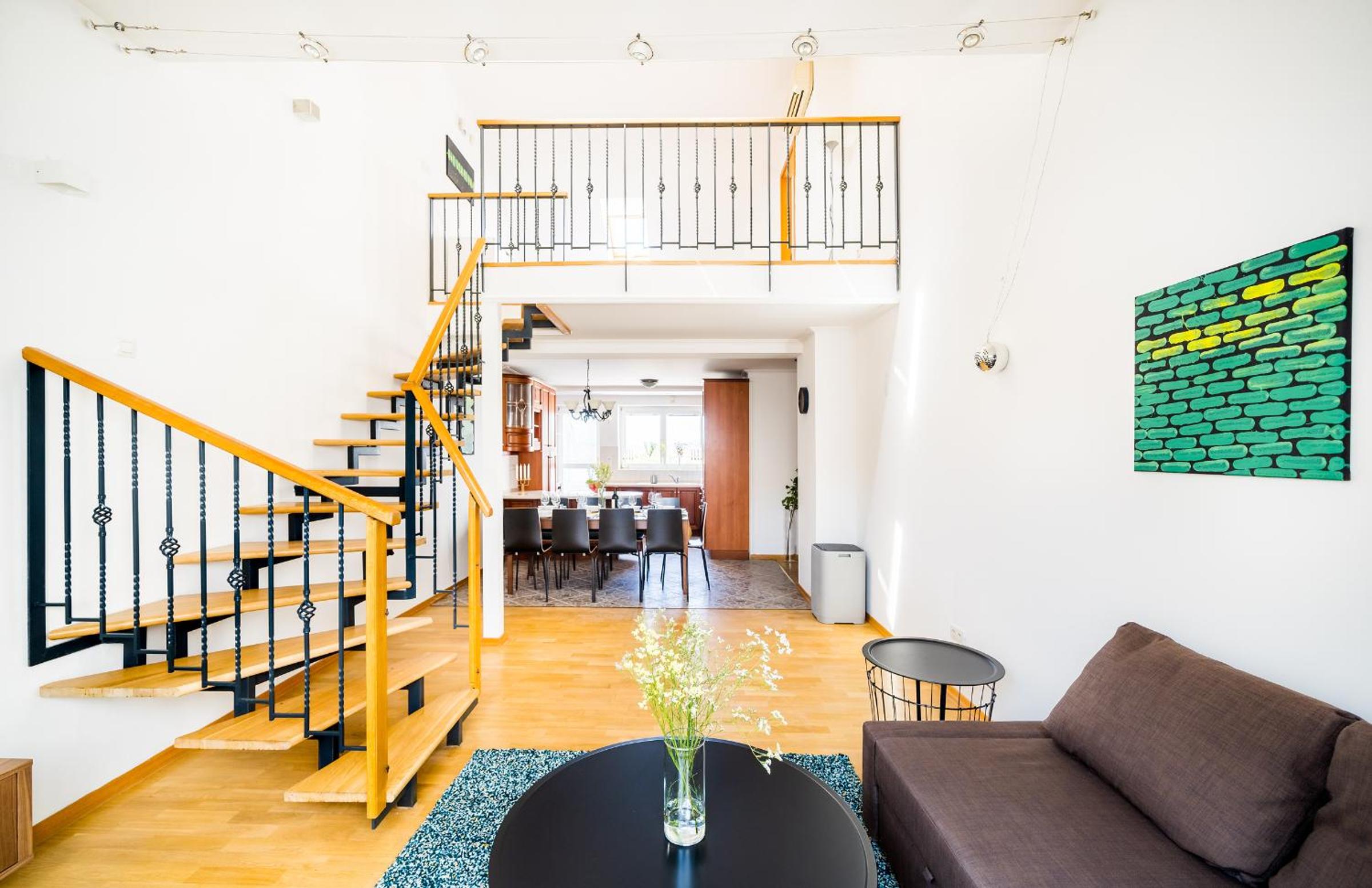 HOME ALONE 5BR+3BATH Penthouse in center of Prague