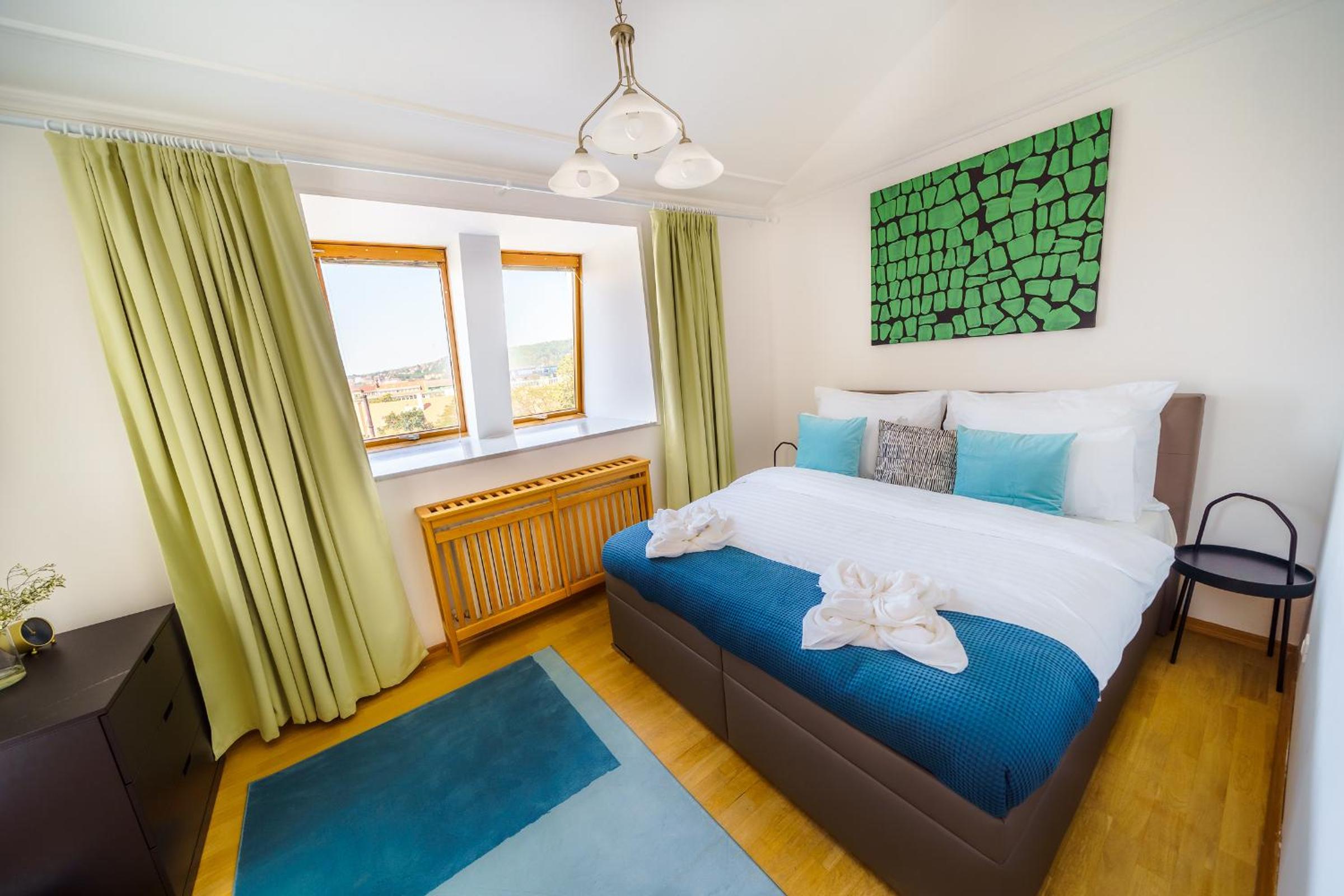 HOME ALONE 5BR+3BATH Penthouse in center of Prague
