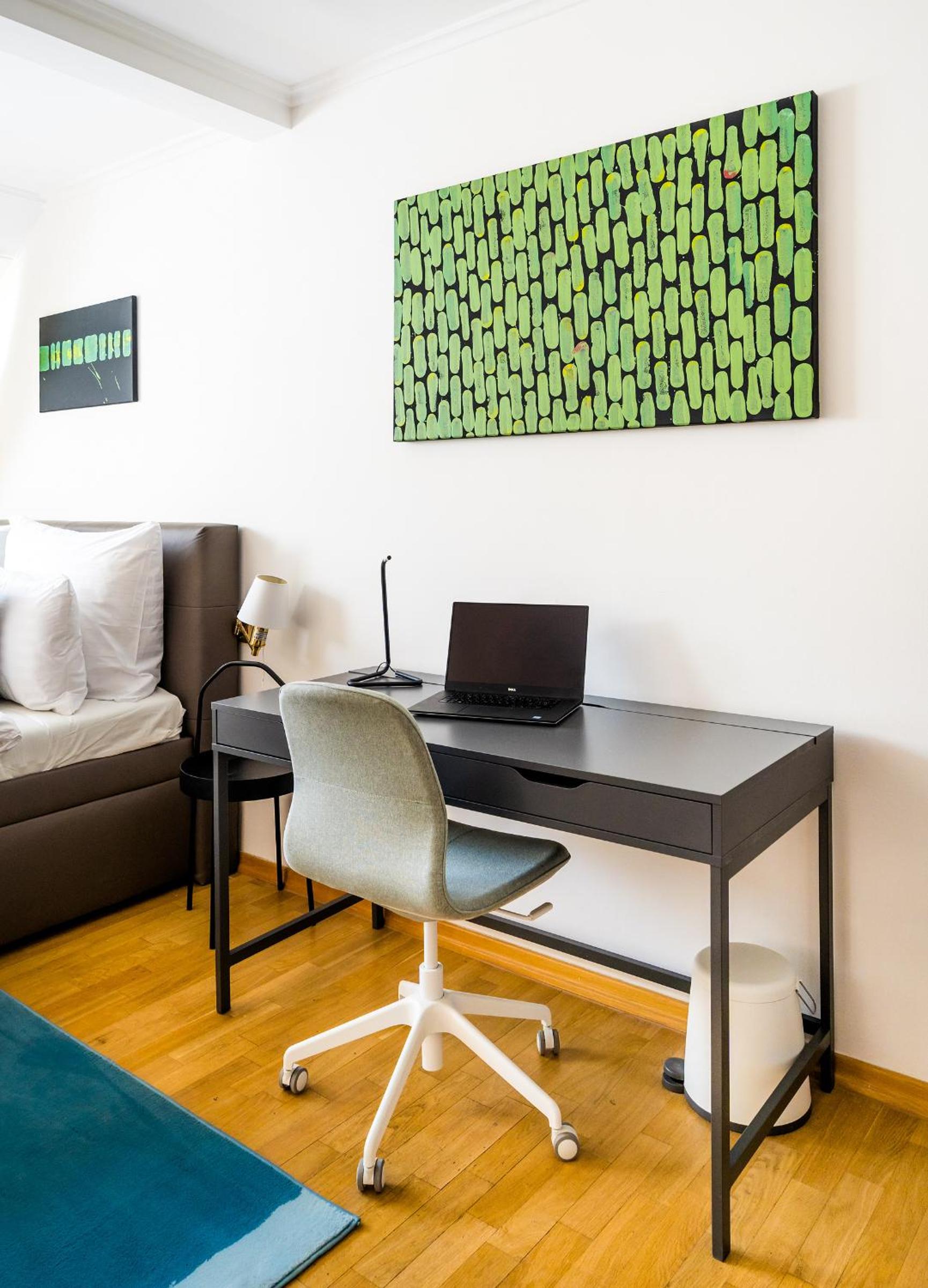 HOME ALONE 5BR+3BATH Penthouse in center of Prague