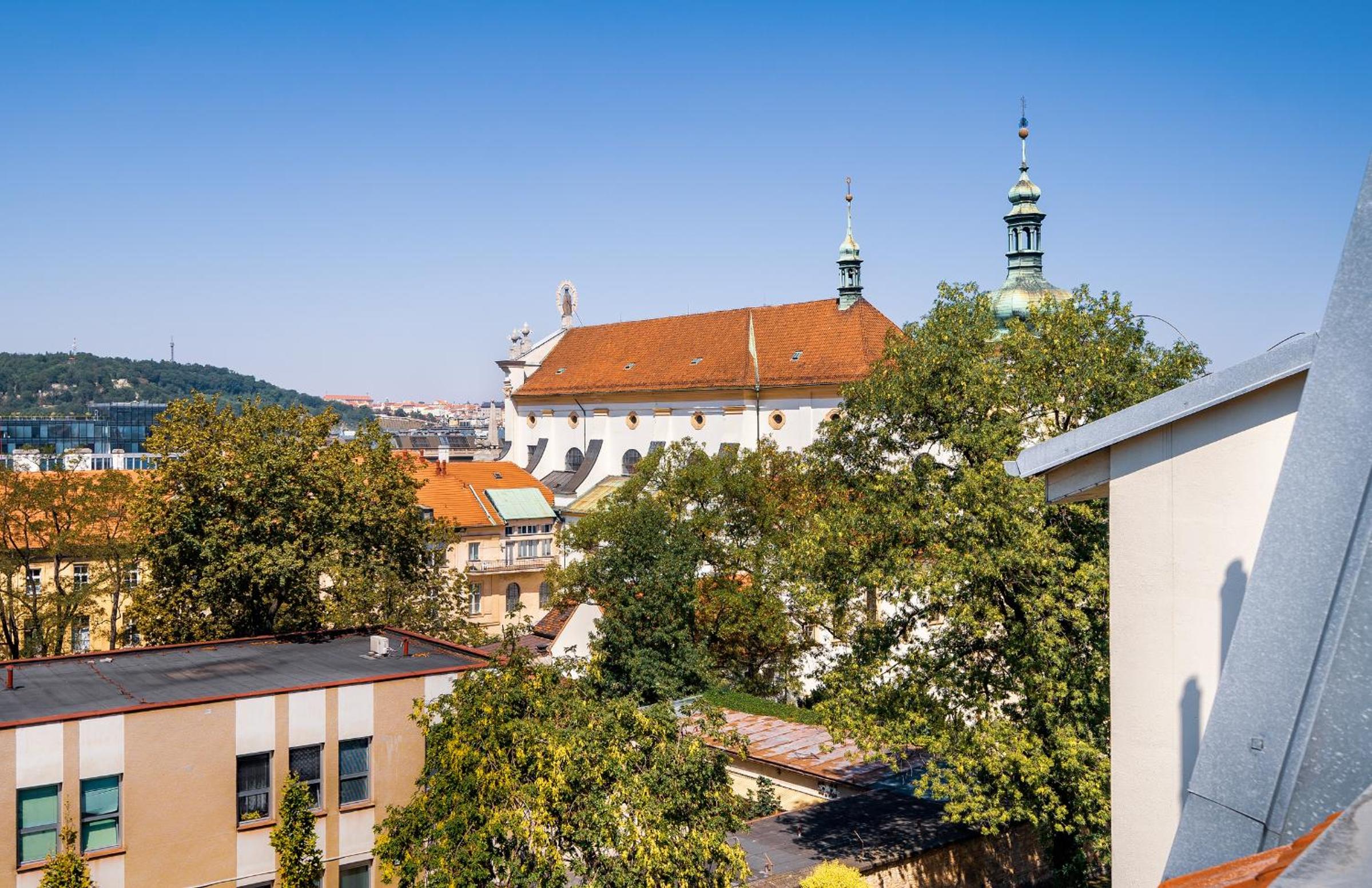 HOME ALONE 5BR+3BATH Penthouse in center of Prague