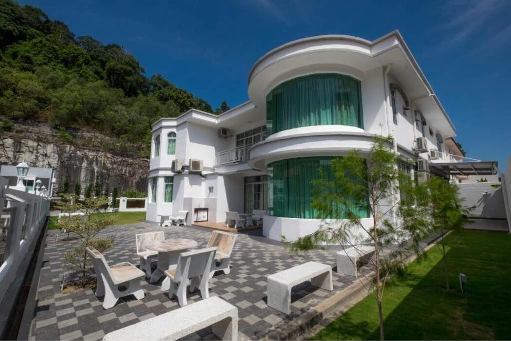 6, Persiaran Tanjung Bunga 3 photo 3