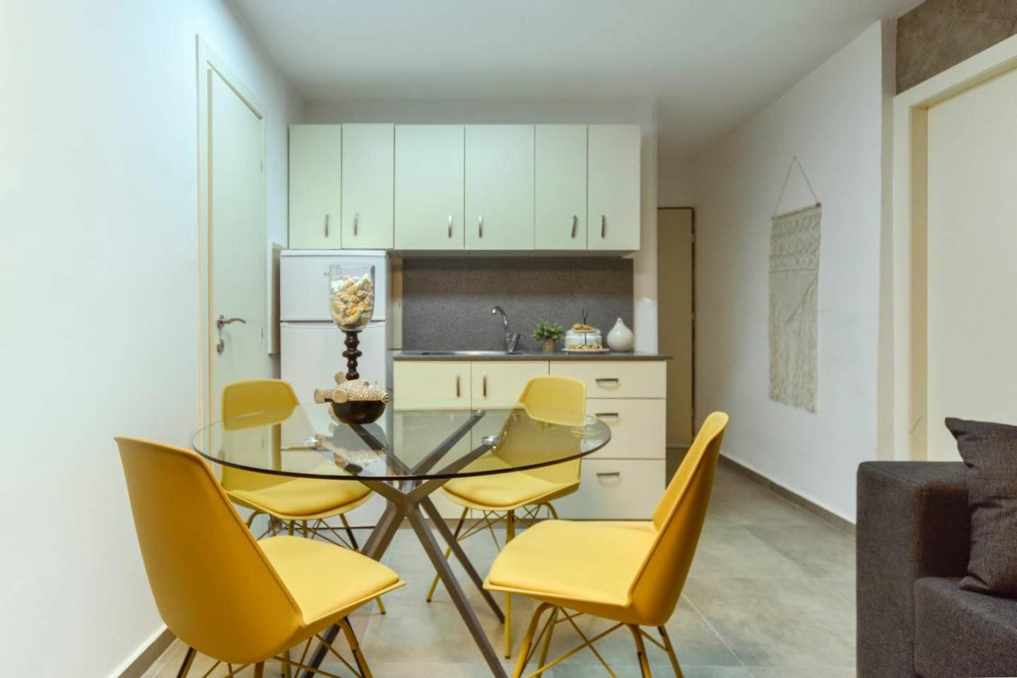 Authentic One bedroom apartment in city center view 5