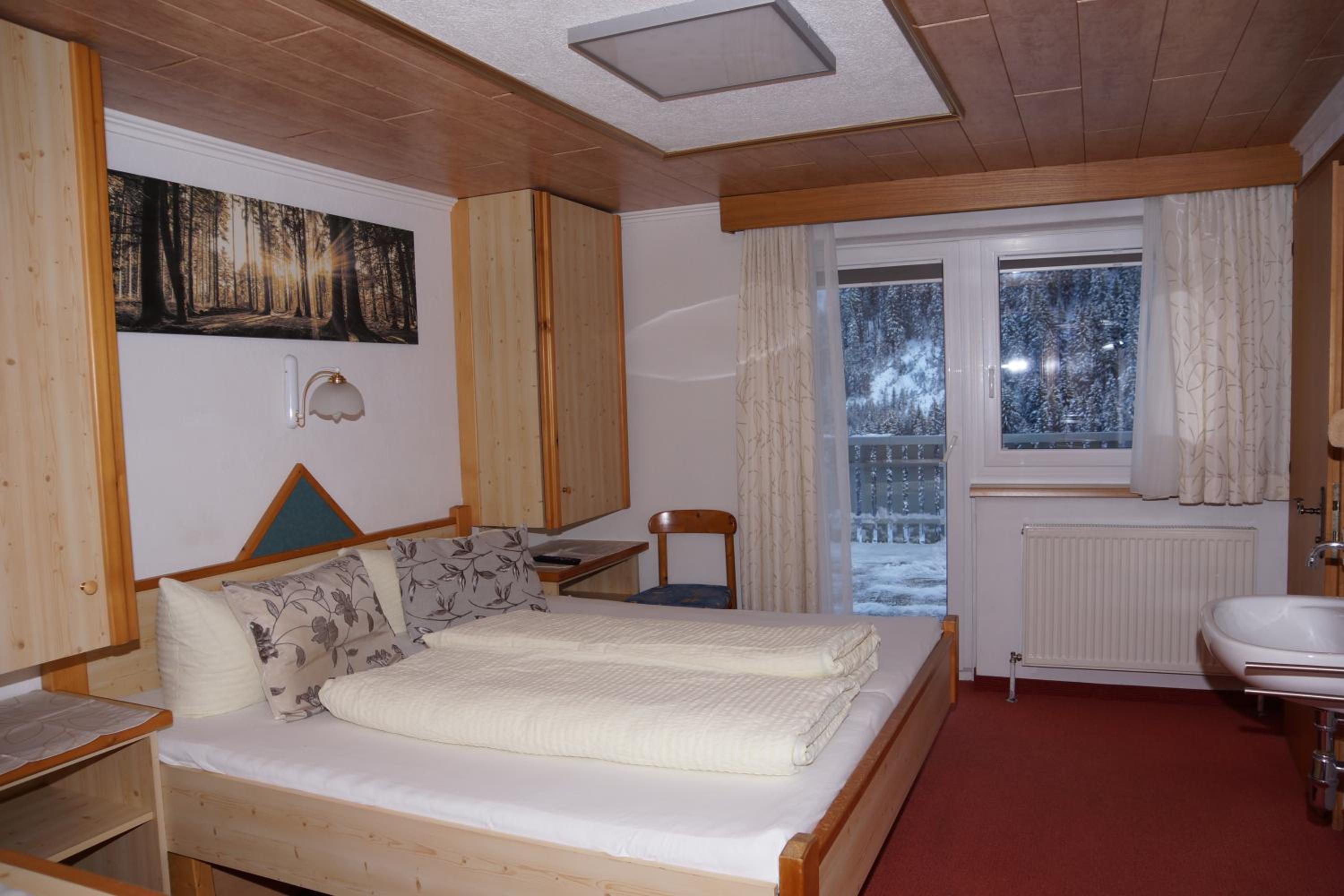 Apart Garni Dorfblick