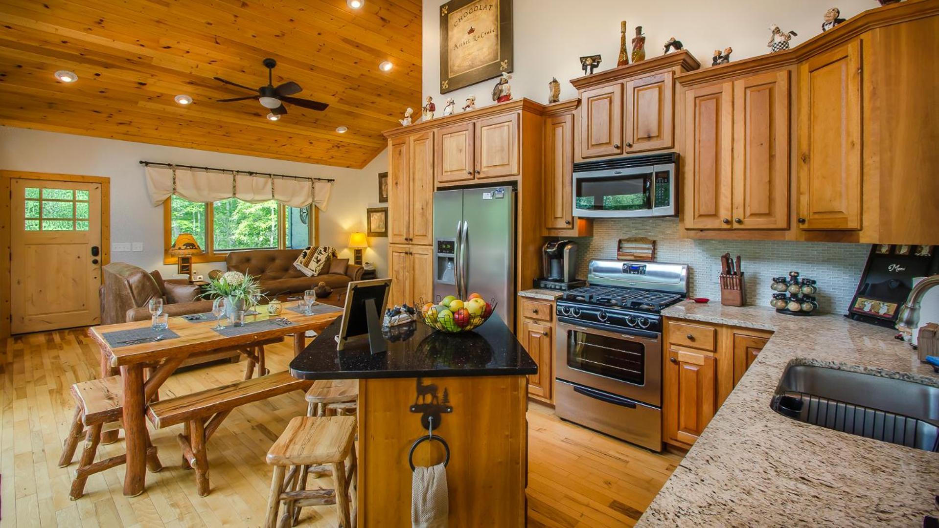 Luxury Cabin Mins to Highlands view 5