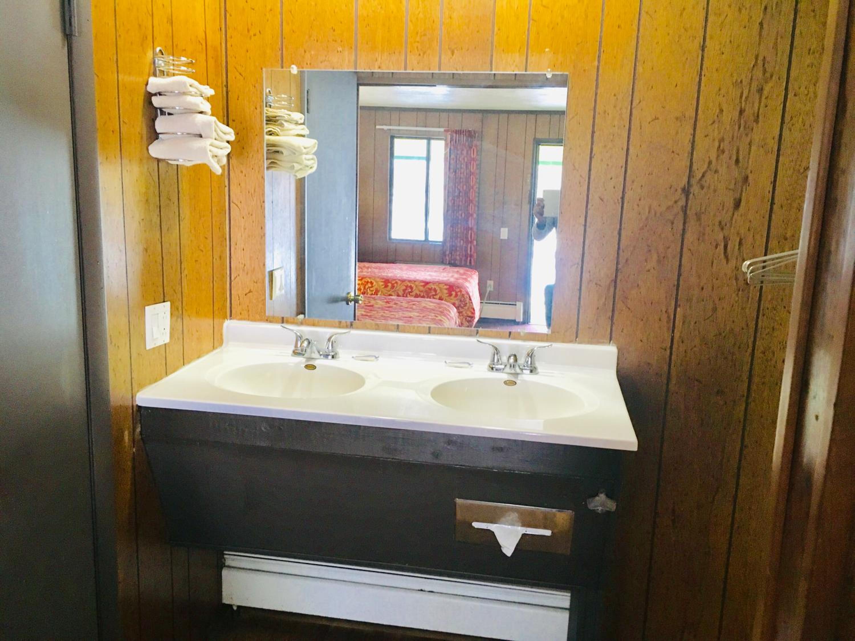 Granada Inn Motel - Kalkaska - Property Image 27