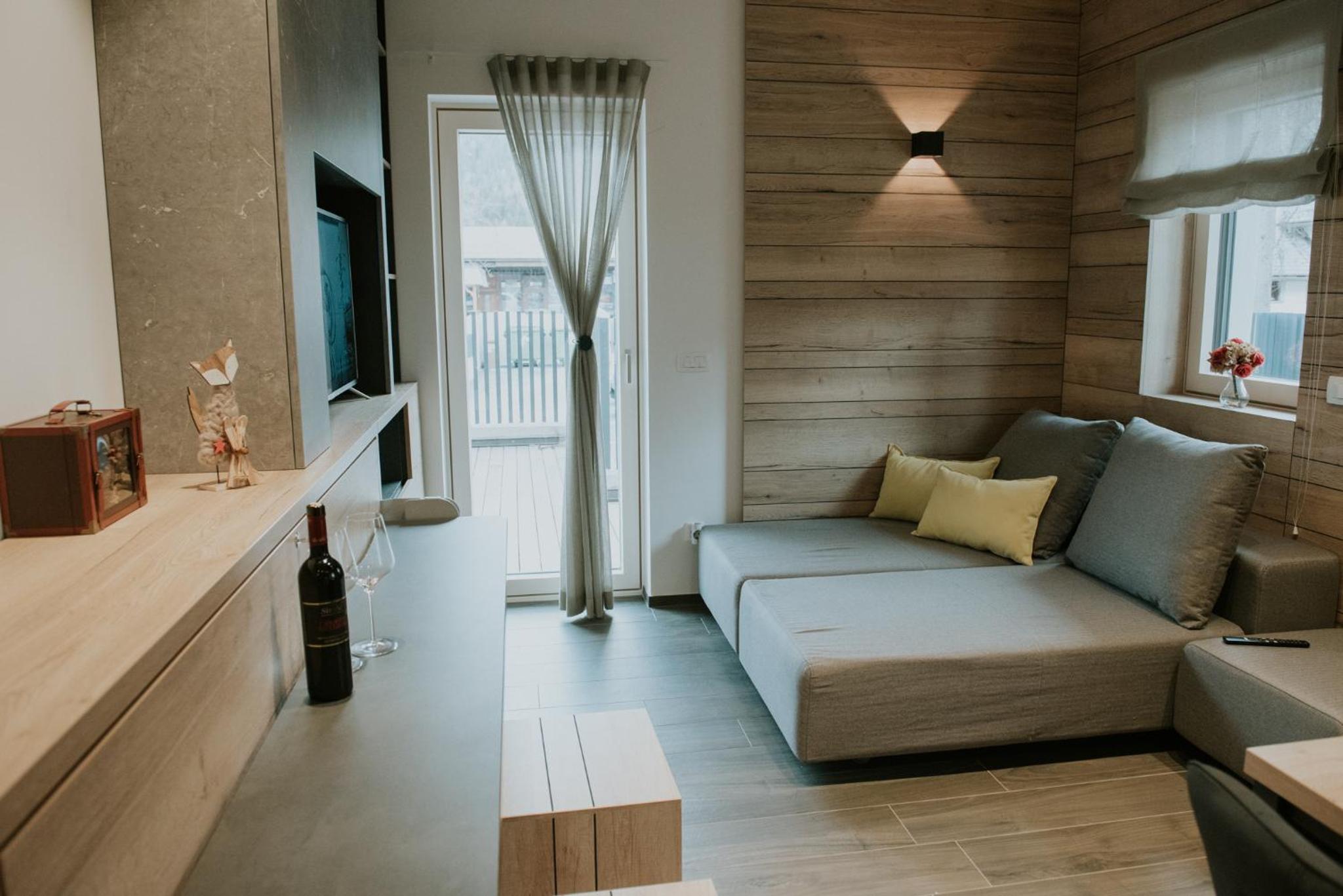 Villa Mojca - Jasna&Jelka Apartments, Central Location with Private Garage and Alpine View view 3