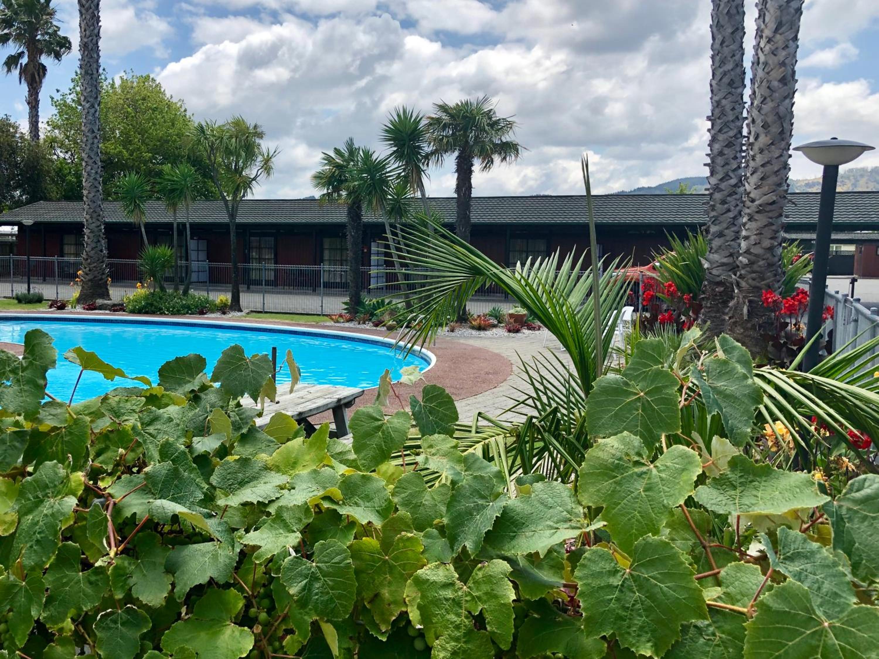 Teal Motor Lodge view 4