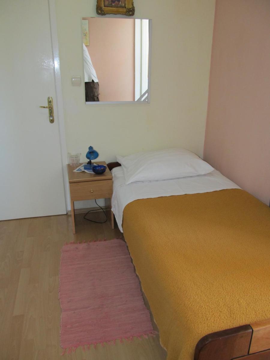 Sinistaj Rooms