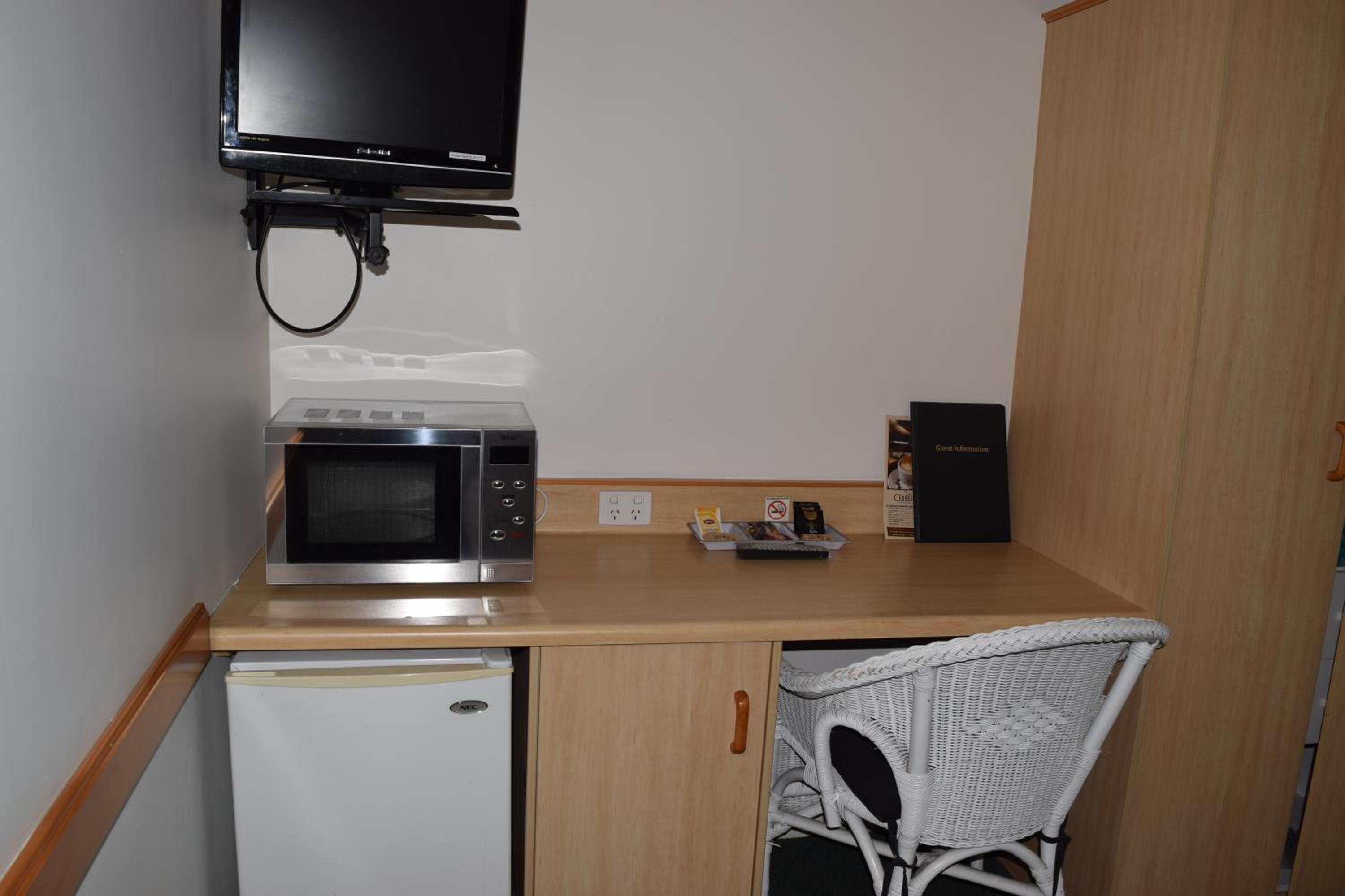 Warwick Vines Motel